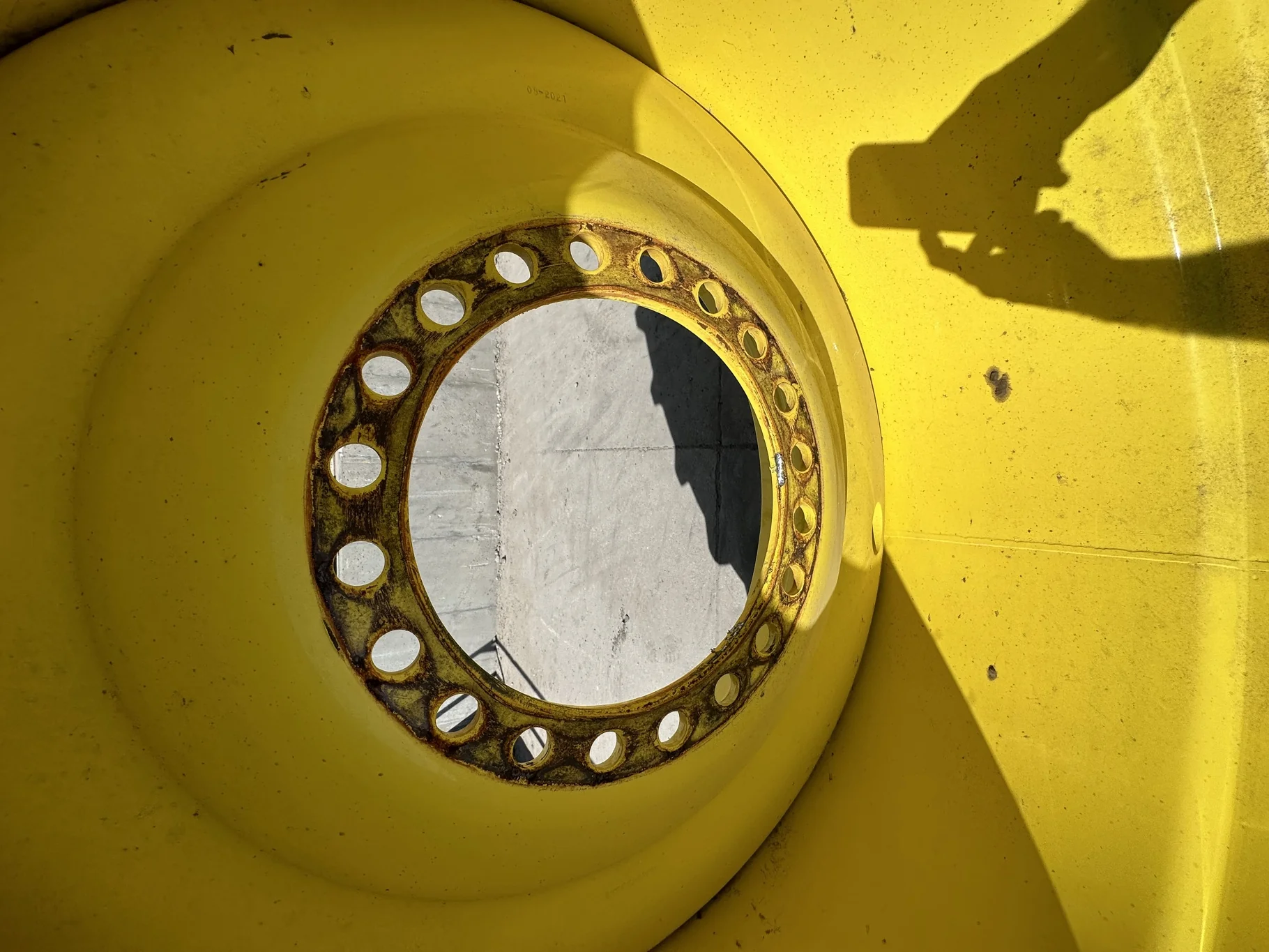 Used 85% 800/70R38 Firestone Maxi Traction R-1W 173D TL on a 27 x 38 JD Yellow 20 Bolt (.906) image 3
