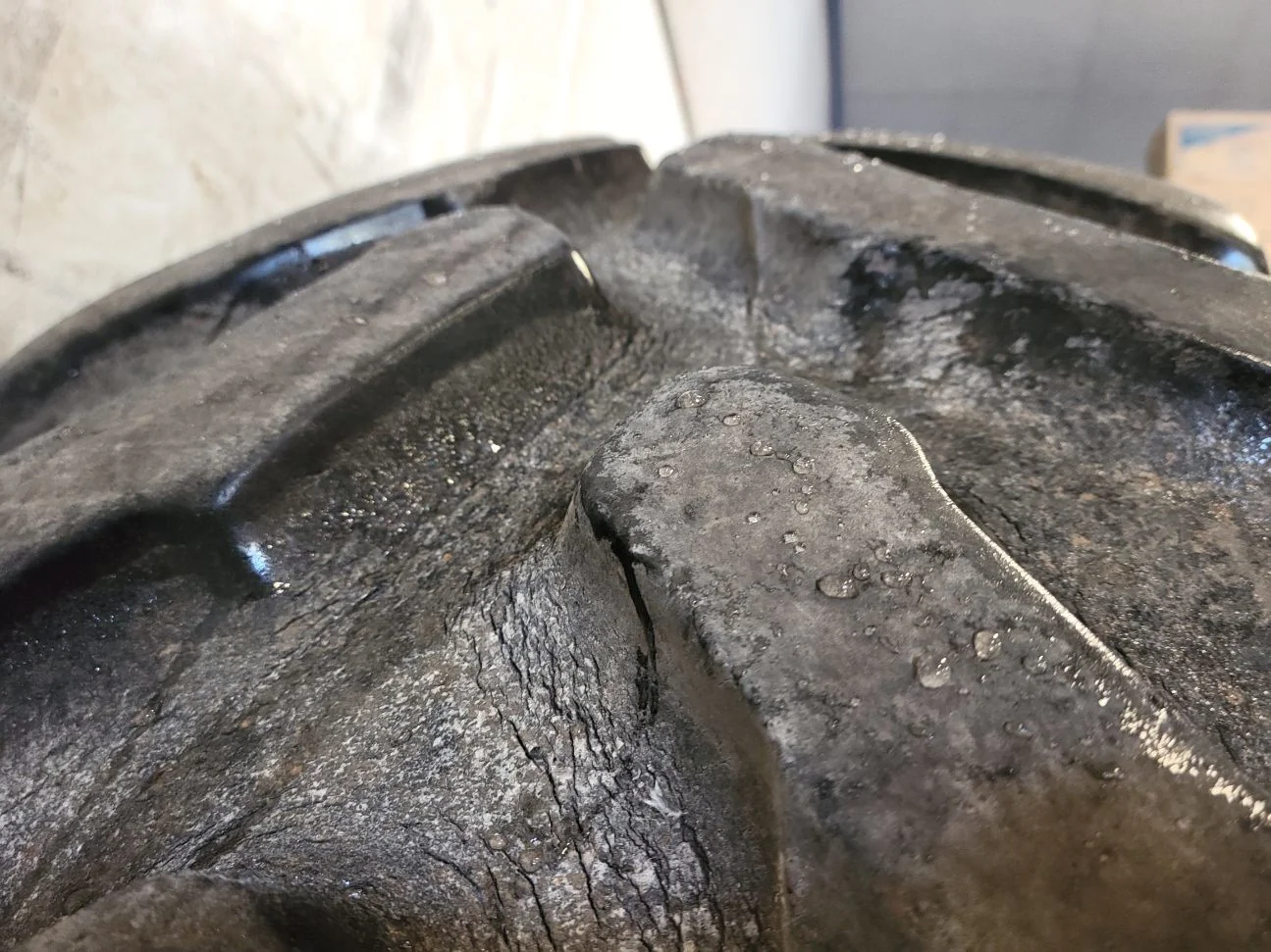 Used 70% 520/85R42 Goodyear Ultratorque Radial DT712 (157A8) R-1 TL on a 18 x 42 JD Yellow 10 image 3