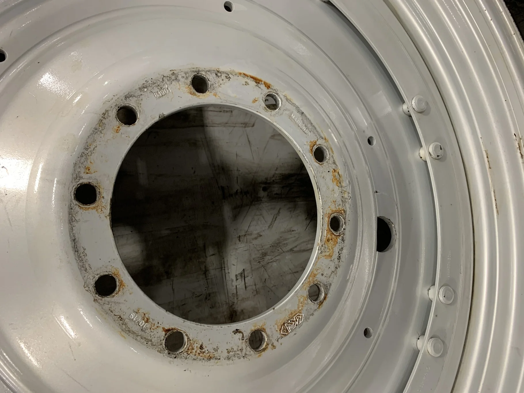 Used 80% 380/90R50 Michelin AgriBib Row Crop R-1W (151A8/151B) TL on a 12 x 50 Case Silver GKN 10 B image 5