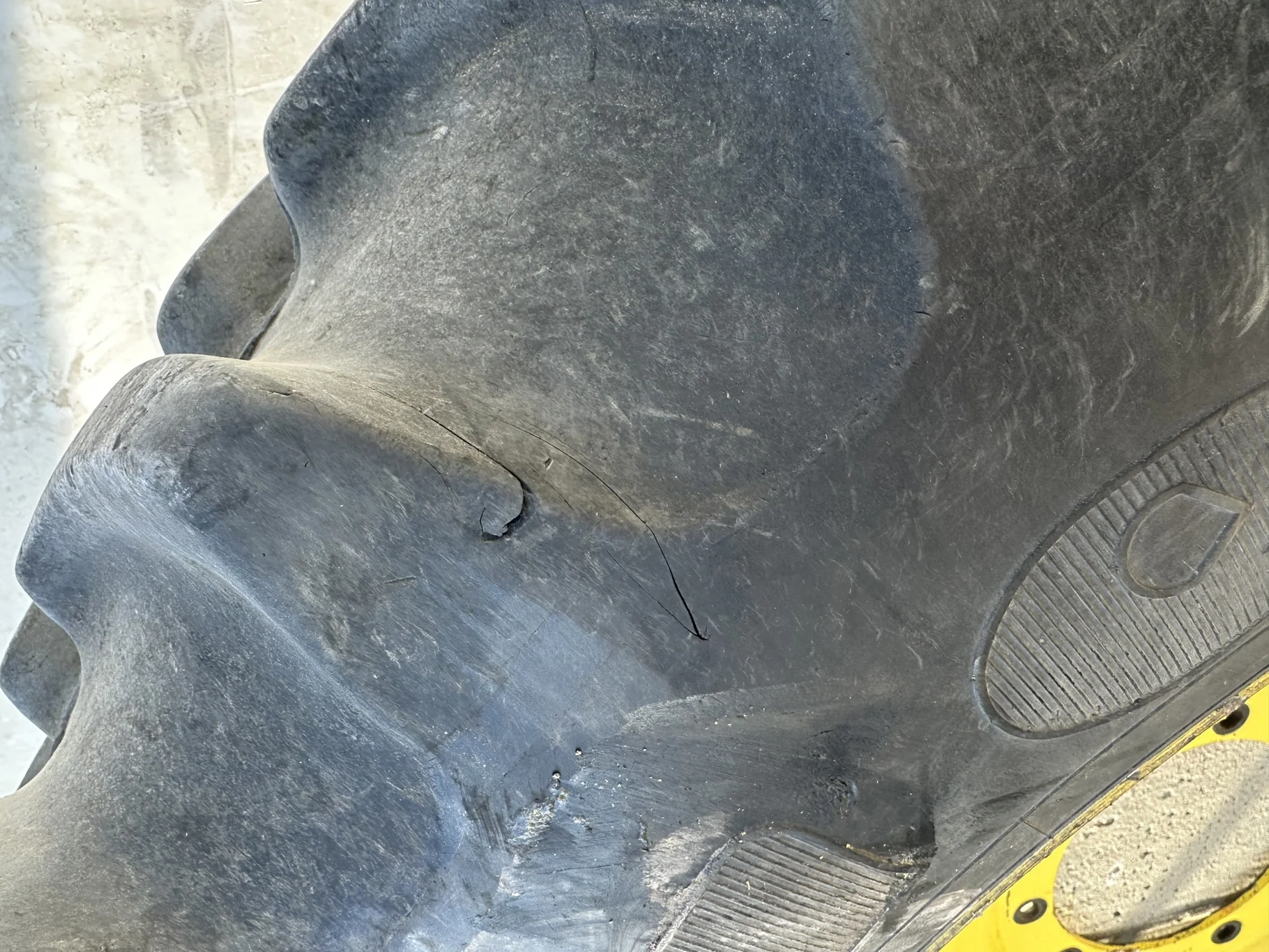 Used 65% 380/90R54 Firestone Radial 9000 R-1W (152B) TL on a 12 x 54 JD Yellow 10 Bolt (.937) image 7