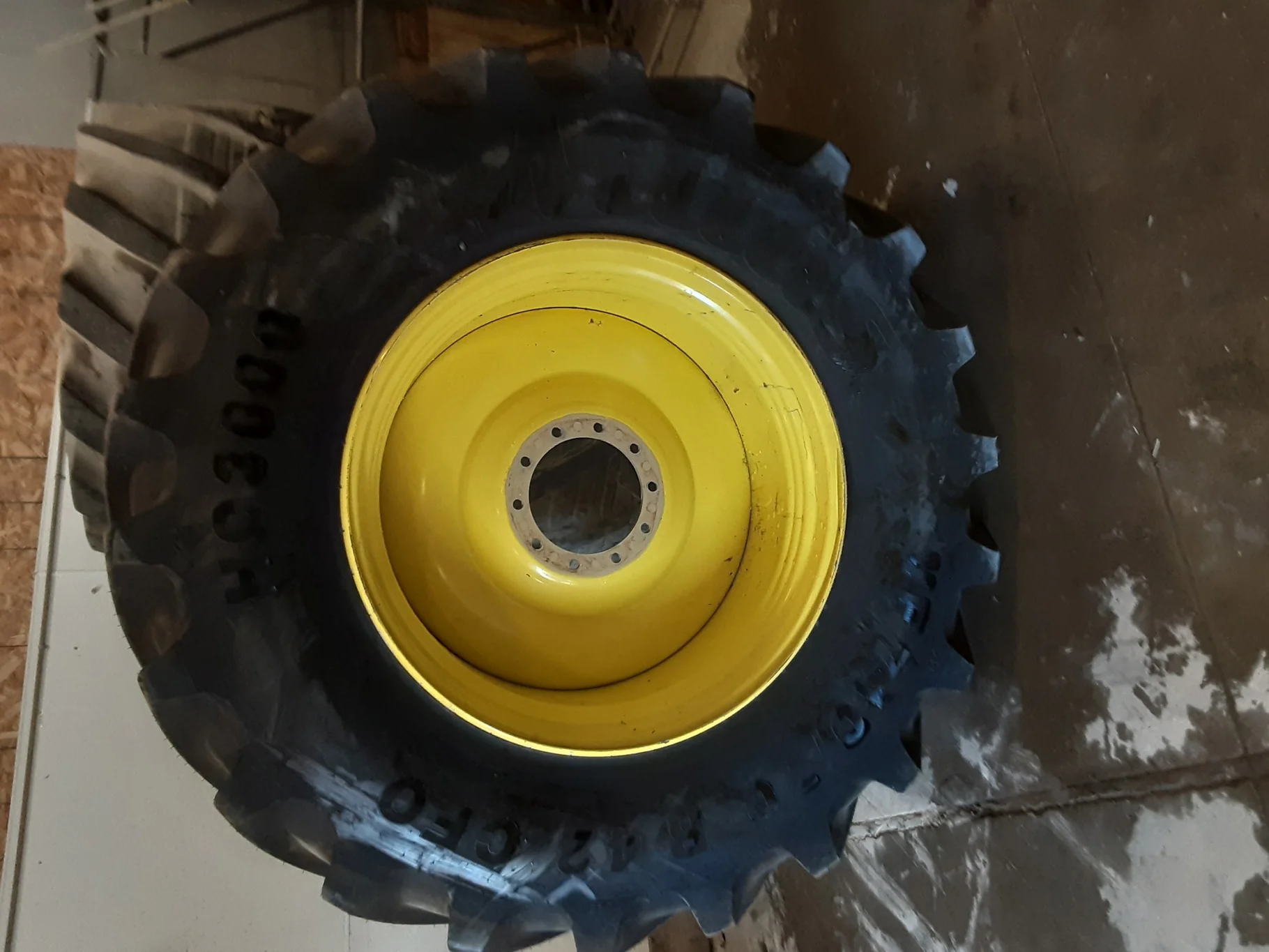 TAKE OFF VF710/70R42 CFO Mitas HC3000 High Capacity (190B) TL on a 25 X 42 John Deere Yellow 10 Bol
