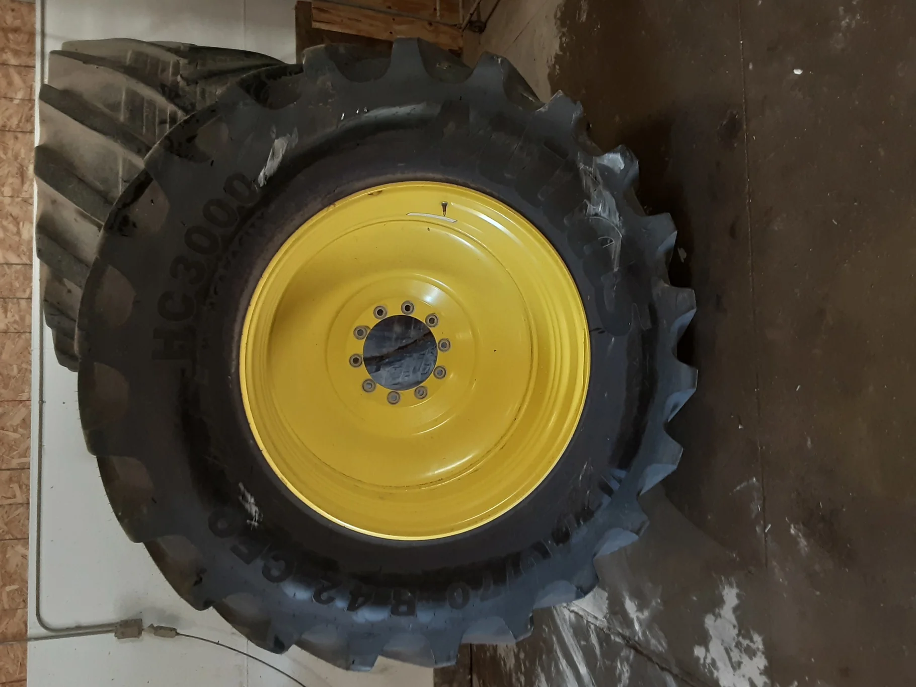 TAKE OFF VF710/70R42 CFO Mitas HC3000 High Capacity (190B) TL on a 25 X 42 John Deere Yellow 10 Bol image 2