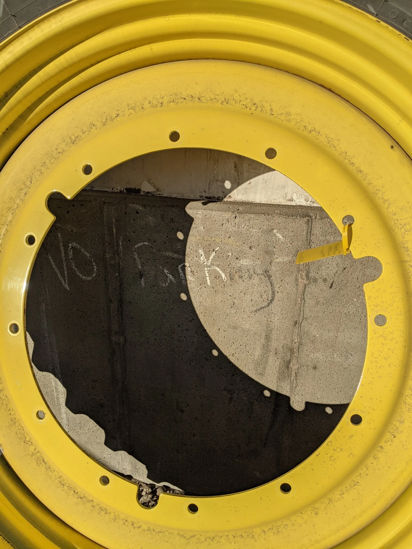 Used 65% 480/80R50 Firestone Radial Deep Tread 23 R-1W (159B) TL on a 15 x 50 JD Yellow Stub D image 3