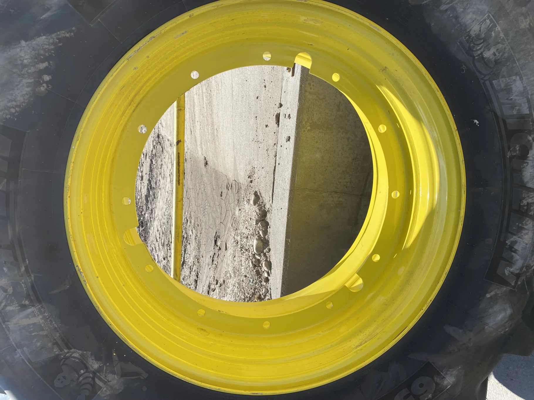 Take Off 650/65R38 Michelin MultiBib R-1W 157D TL on a 20 X 38 John Deere Yellow 12 Bolt (.937) Spra image 10