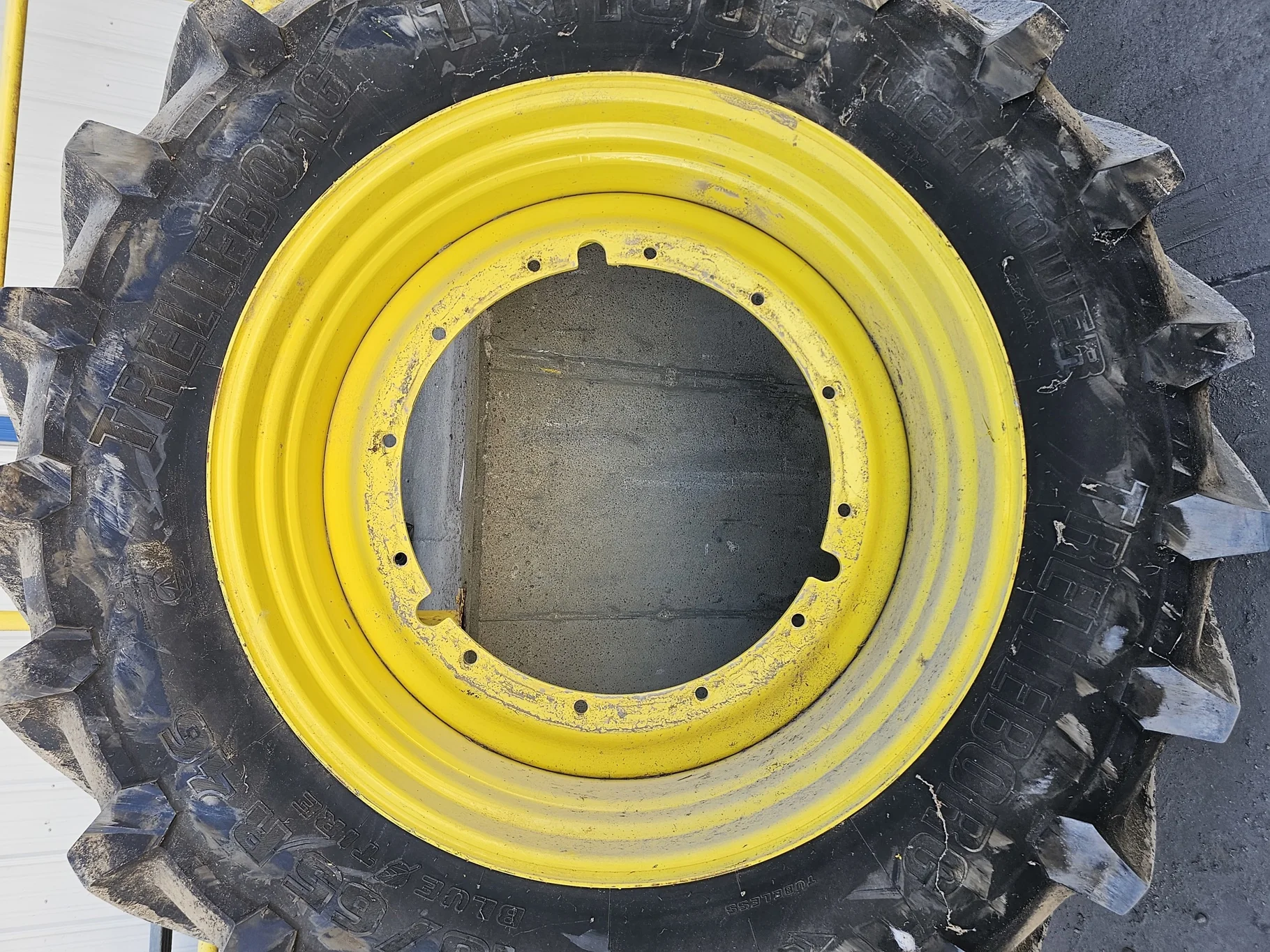 Used 85% (Set of 4) IF710/65R46 Trelleborg TM1000 High Power R-1W 183D on 25 X 46 JD 12 Bolt Sprayer image 6