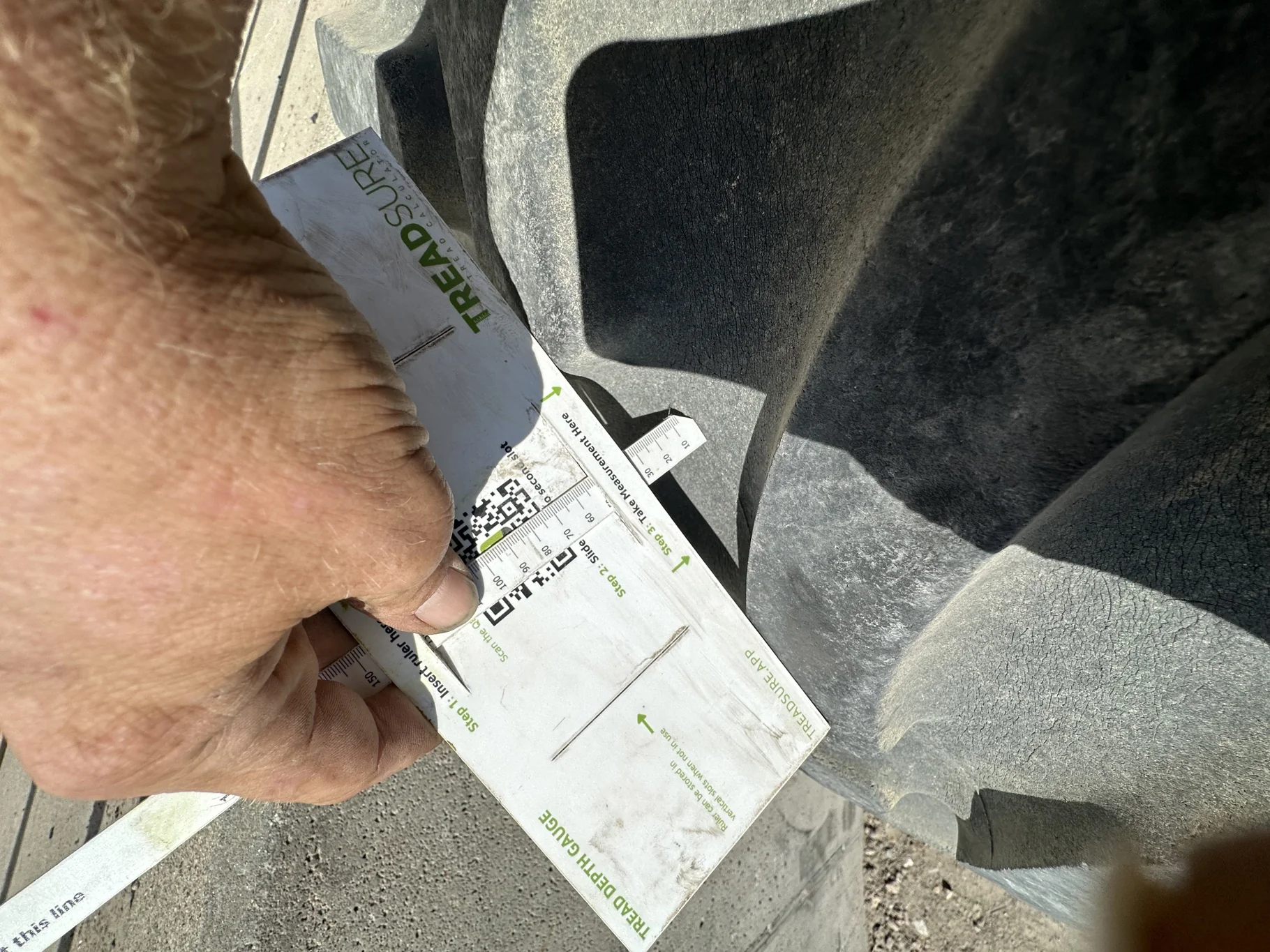 Used 420/85R28 139B Firestone RAT FWD TL R-1 on a 12 X 28 John Deere Yellow Waffle Wheel image 8