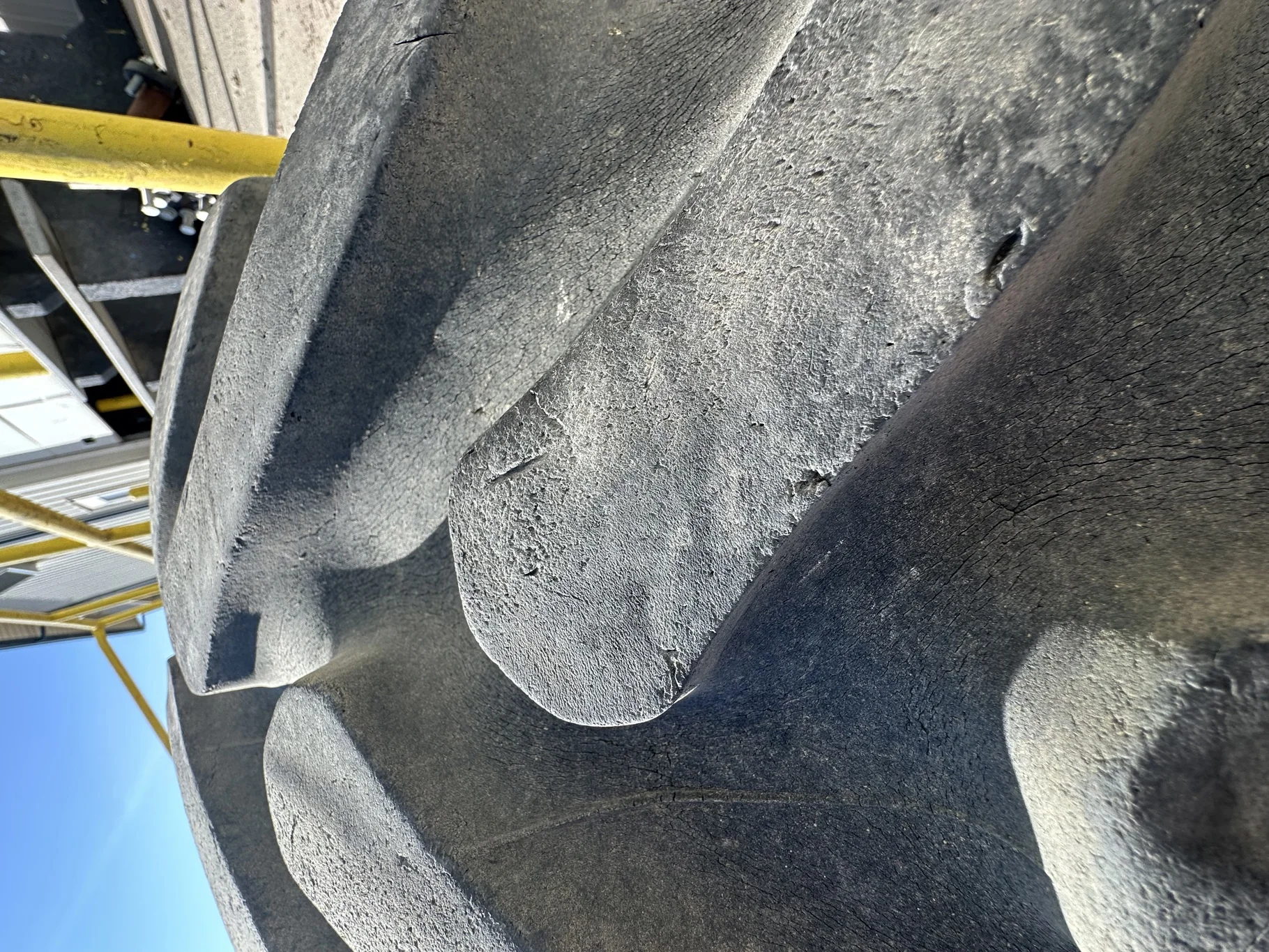 Used 420/85R28 139B Firestone RAT FWD TL R-1 on a 12 X 28 John Deere Yellow Waffle Wheel image 9