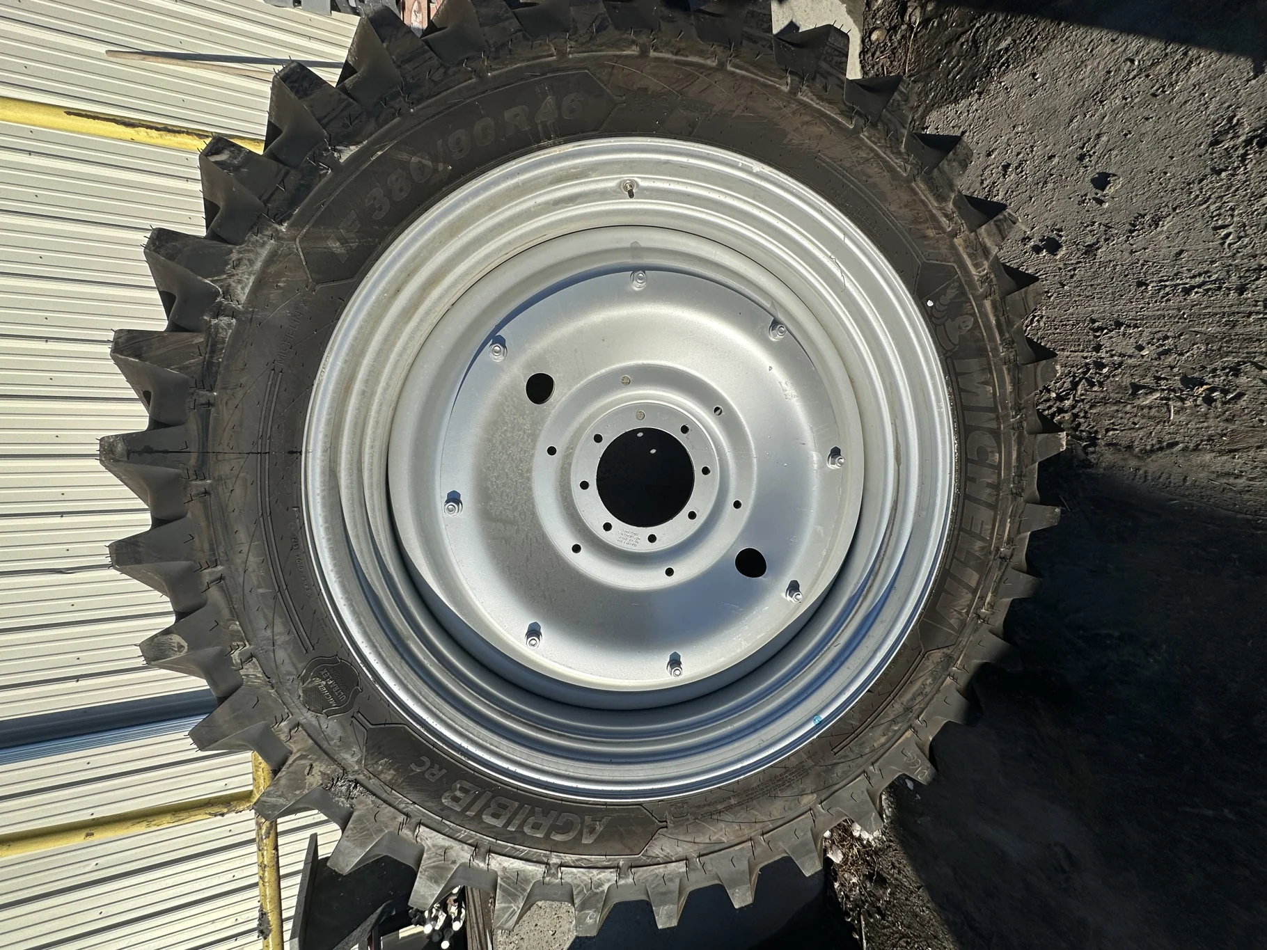 TAKE OFF IF380/90R46 Michelin AgriBib Row Crop (165B) TL on a 12 X 46 Case Silver 8 Bolt Wheel With image 2