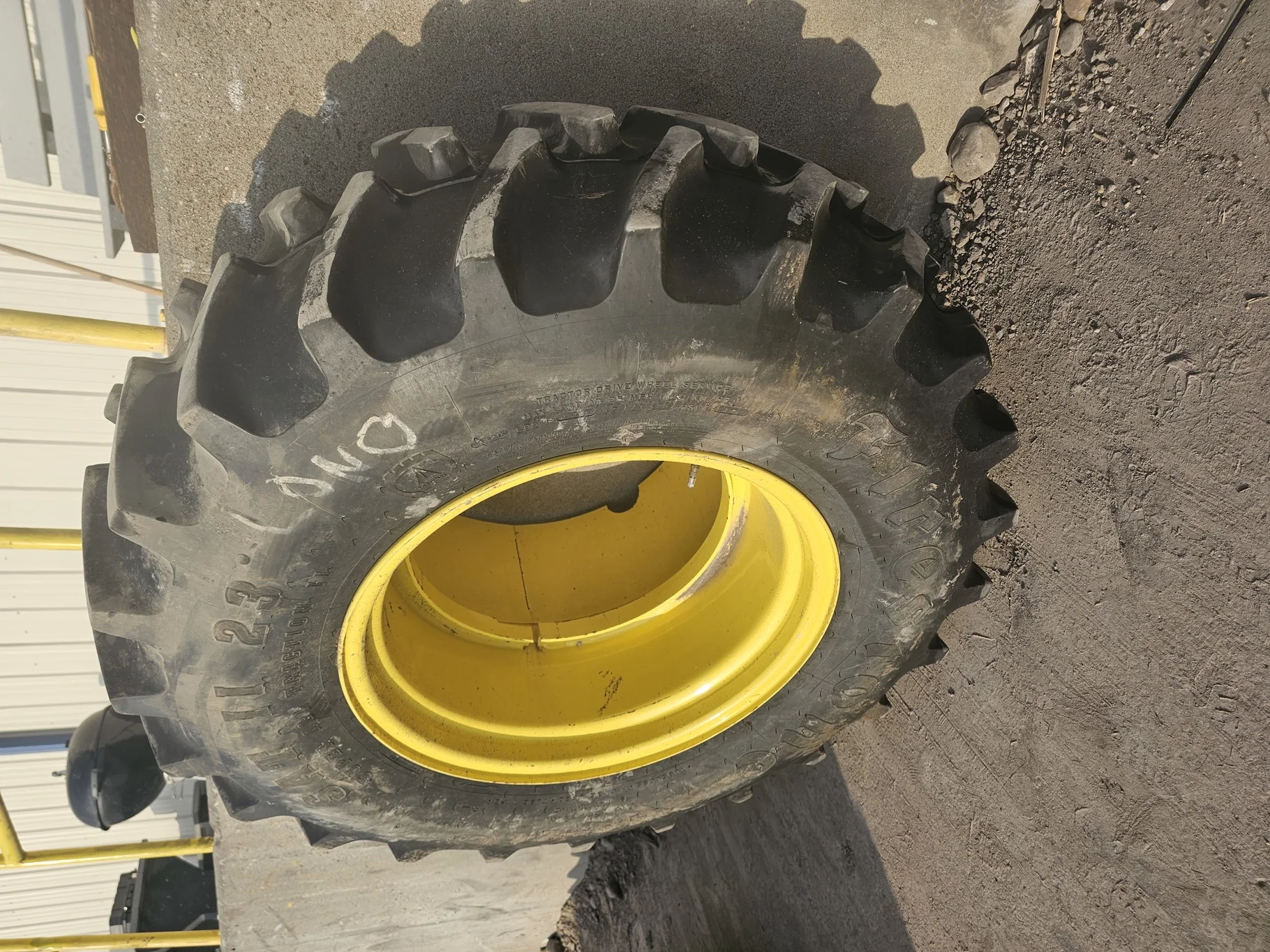 USED 90% 14.9-24 Firestone Super All Traction II 8 Ply on 12 X 24 JD Yellow Swather Duals   (S