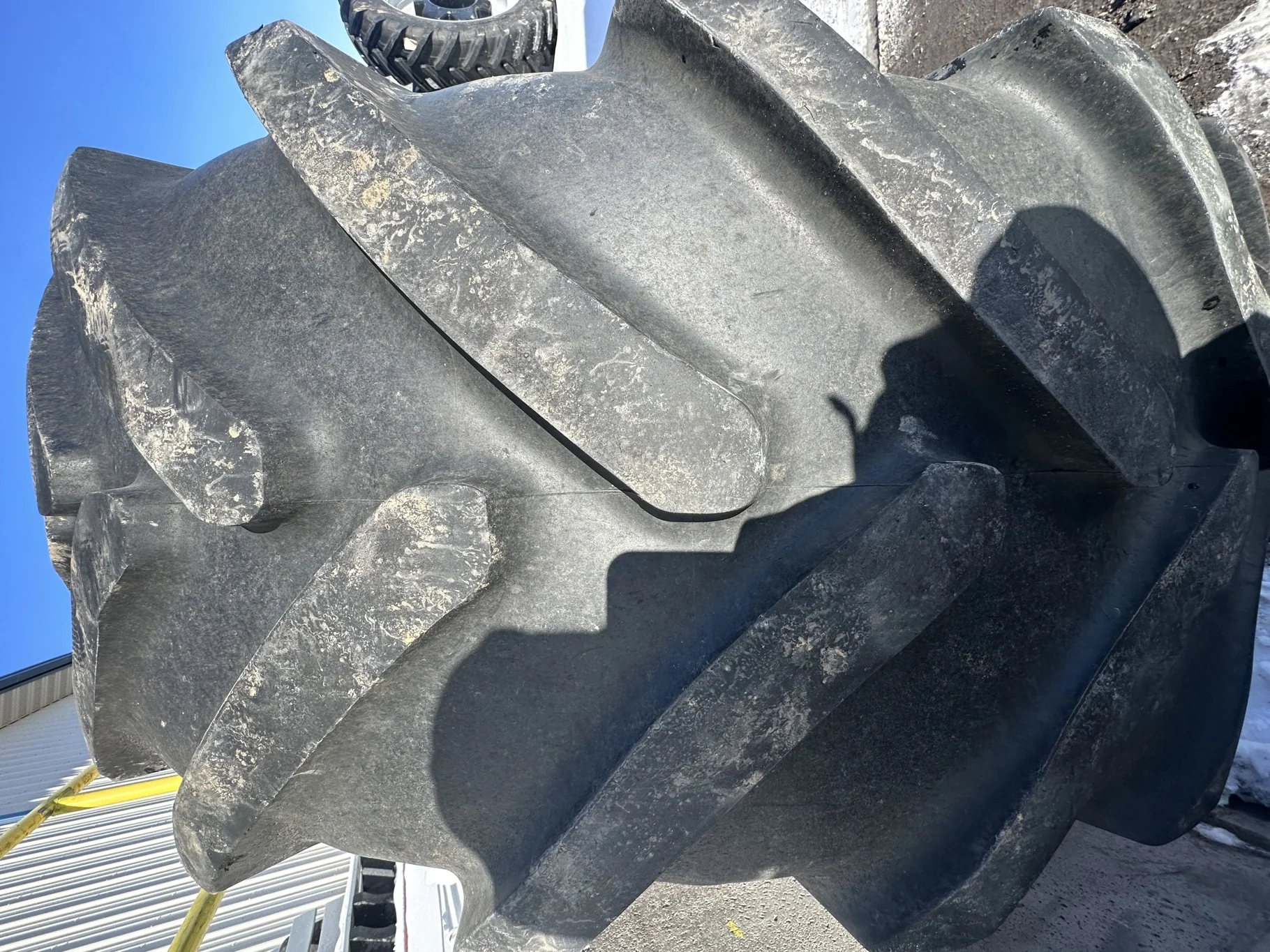 Used 52% 650/65R38 Michelin MultiBib R1-W (157D) TL On A 20 x 38 Fendt Red 10 Dual Wheel  (Stubble, image 4