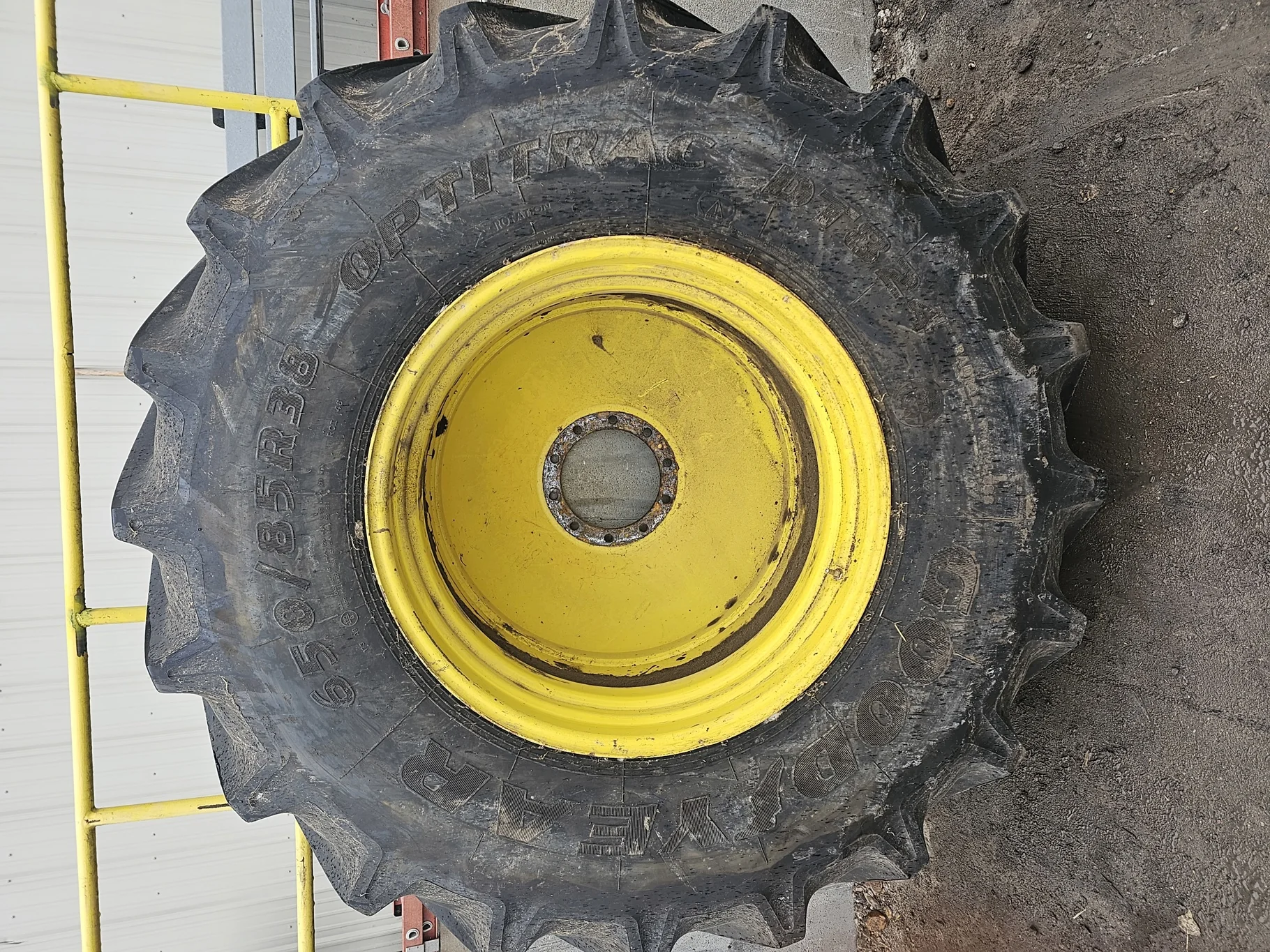 Used 85% 650/85R38 Goodyear Optitrac 173B R-1W TL on a 23 x 38 JD 10 Bolt Outside Dolly Dual Wheel image 2