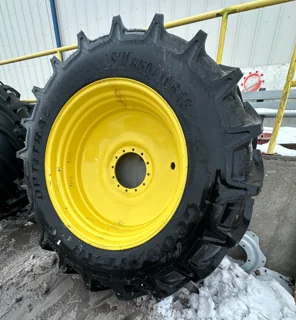 Take Off LSW650/70R46 Goodyear Optitrac (181D) TL mounted JD Yellow (12-15.748) 600 Series Sprayer