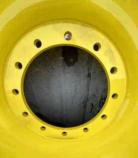 Take Off LSW650/70R46 Goodyear Optitrac (181D) TL mounted JD Yellow (12-15.748) 600 Series Sprayer image 2