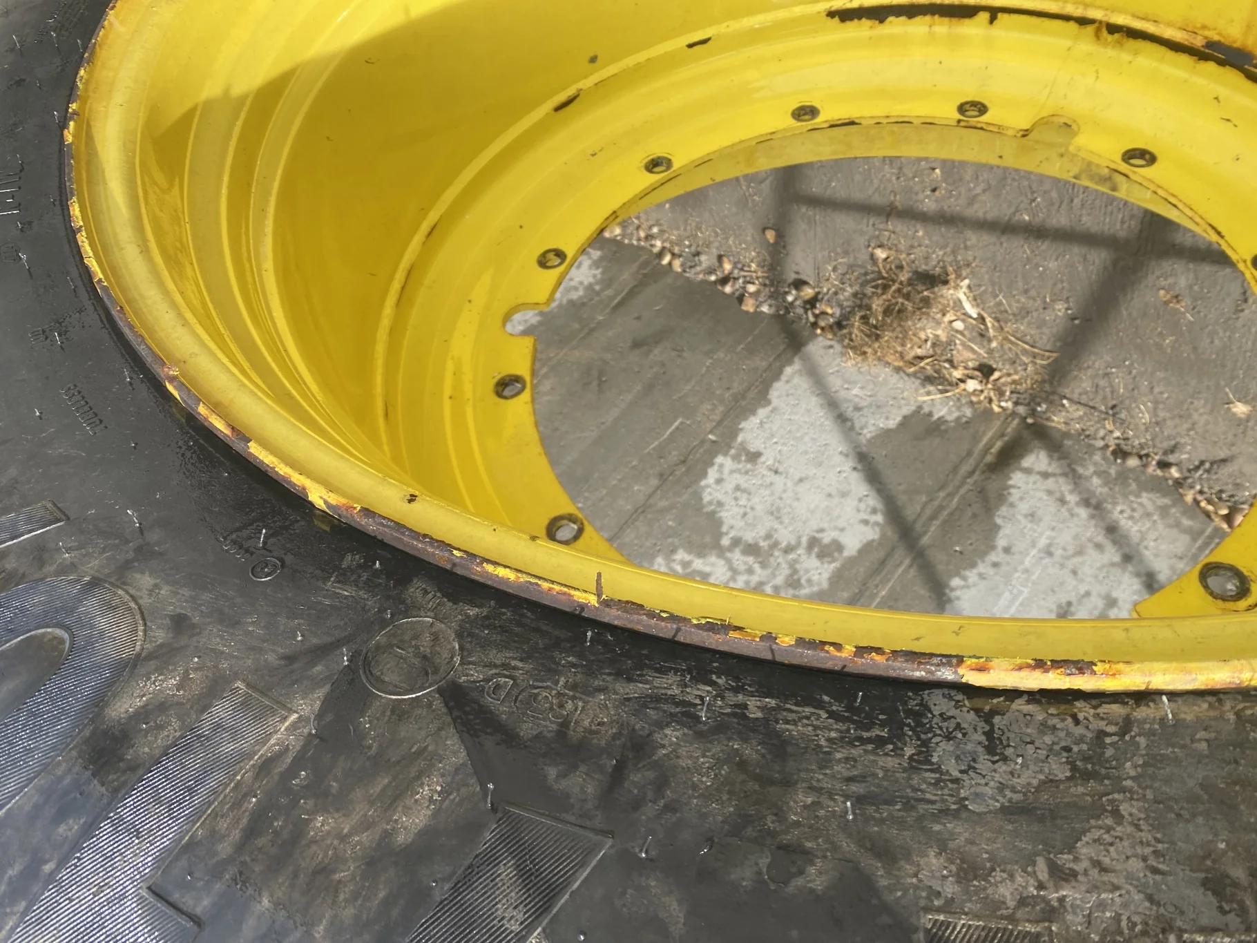 USED 65% IF10/65R46 Mitas SFT (183D) R-1W TL 25 x 46 John Deere Yellow 12 Bolt (.906) Sprayer Stub image 8