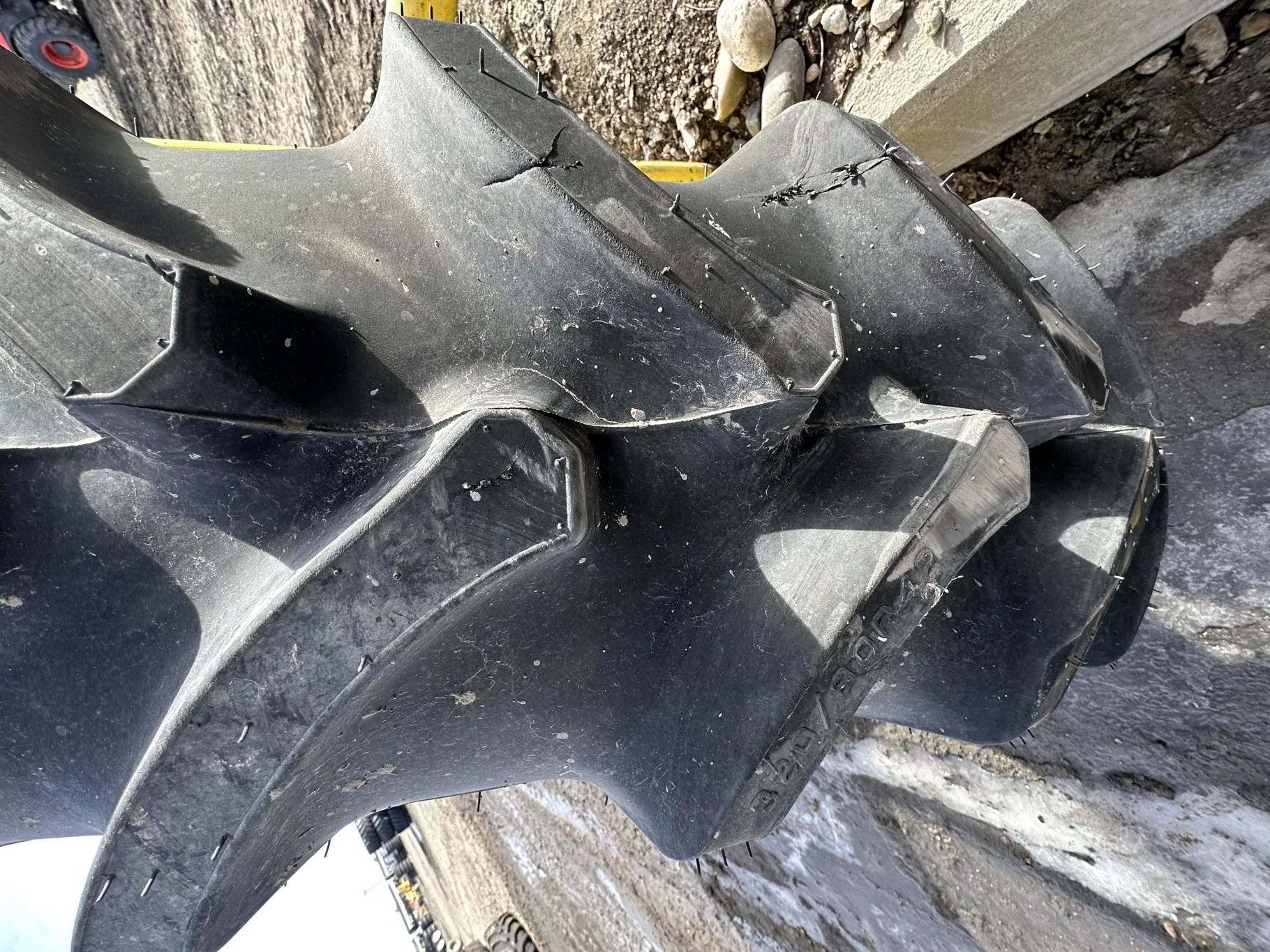 TAKE OFF 320/90R42 Firestone Radial 9000 R-1W (139B) TL on a 10 X 42 John Deere Yellow Waffle Rim ( image 2