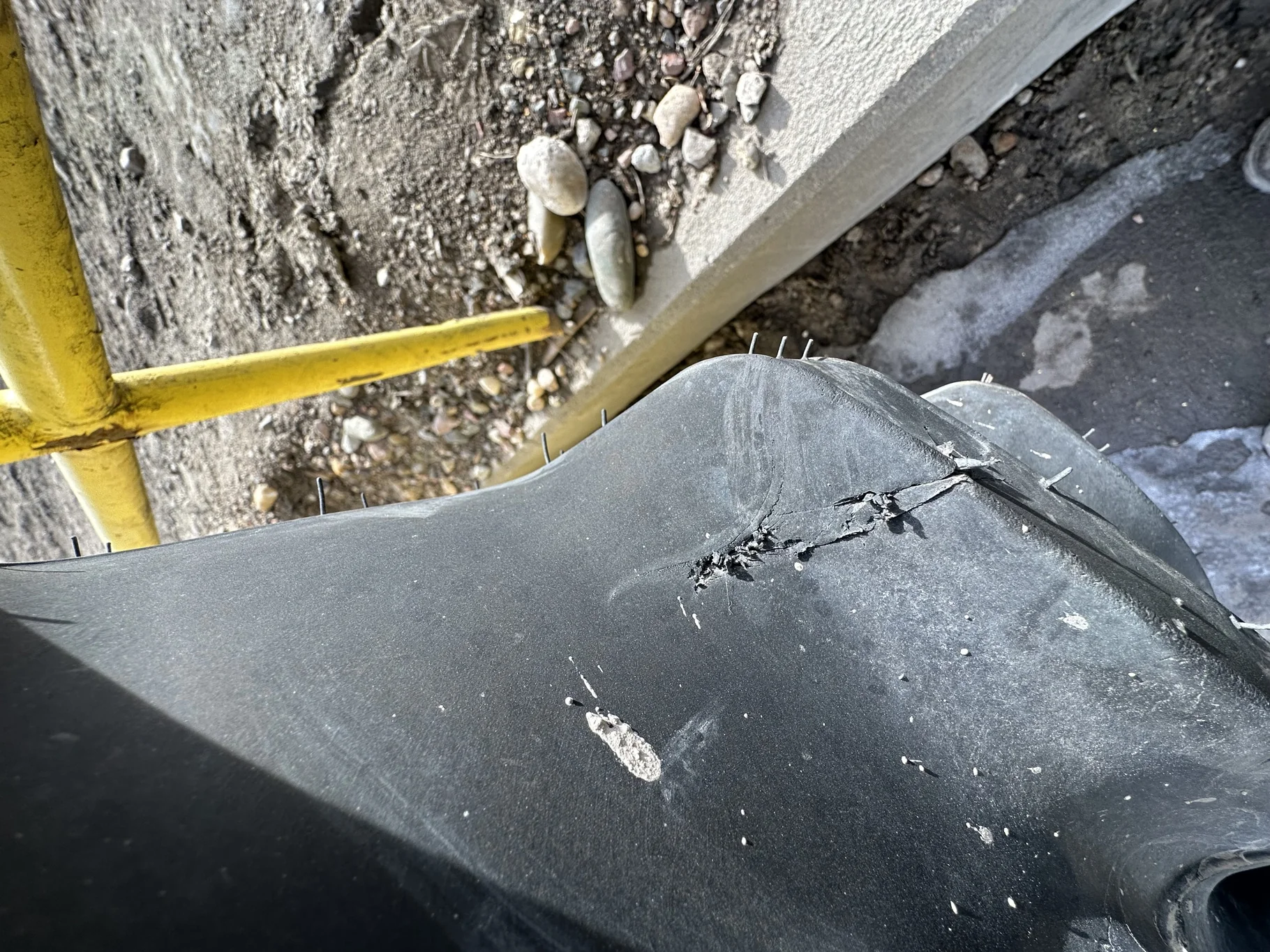 TAKE OFF 320/90R42 Firestone Radial 9000 R-1W (139B) TL on a 10 X 42 John Deere Yellow Waffle Rim ( image 4