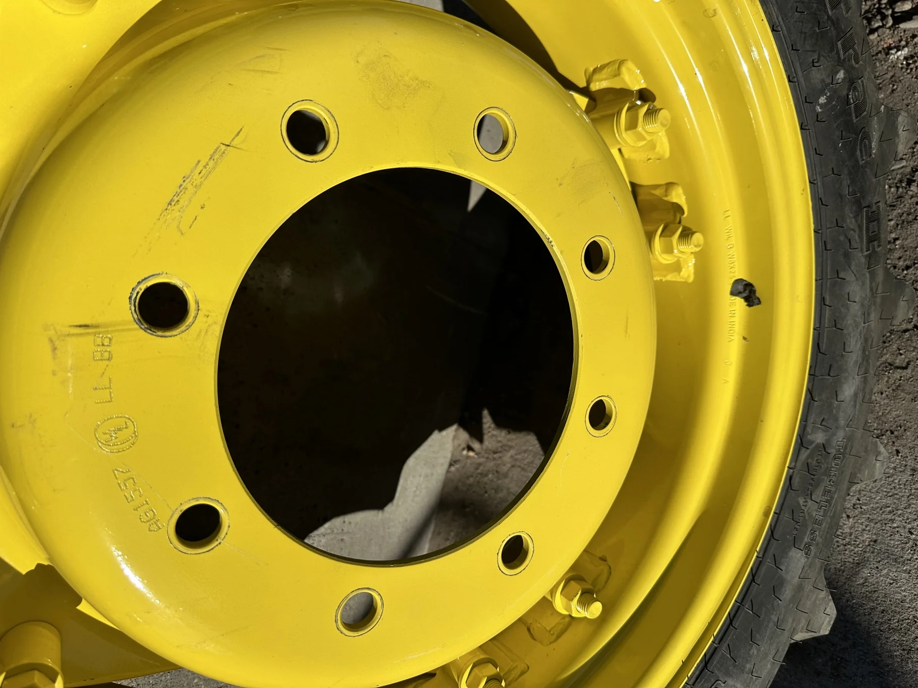 USED 98% 9.5-24 Galaxy Agritrac 2 R-1 (102A8) TL on a 8 X 24 JD Yellow 2 Bolt Waffle Wheel (8- image 3