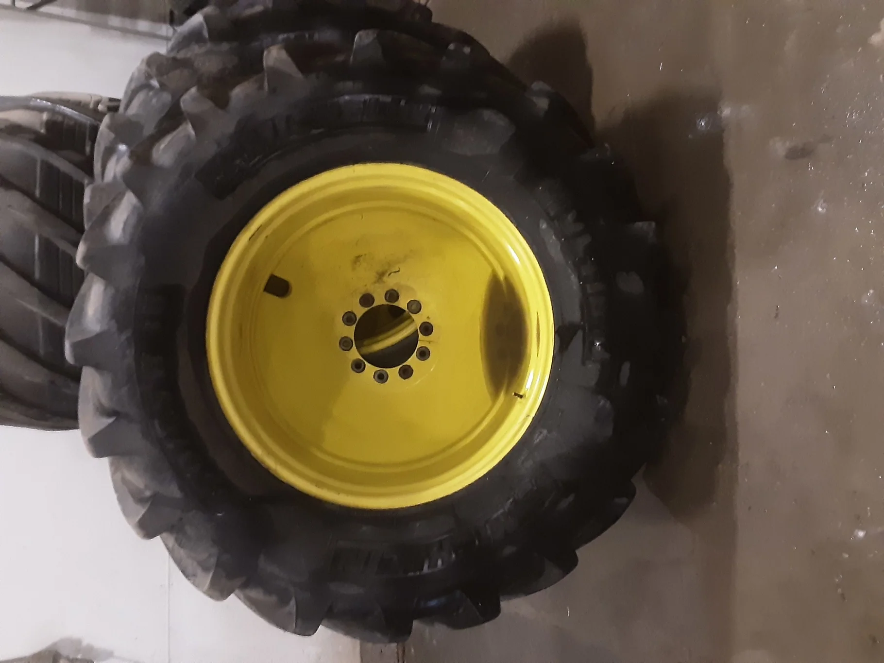 Used 85% 650/65R38 Michelin MultiBib R-1W 157D TL on 18 x 38 10-12-9.5 Inside Dolly Dual image 2