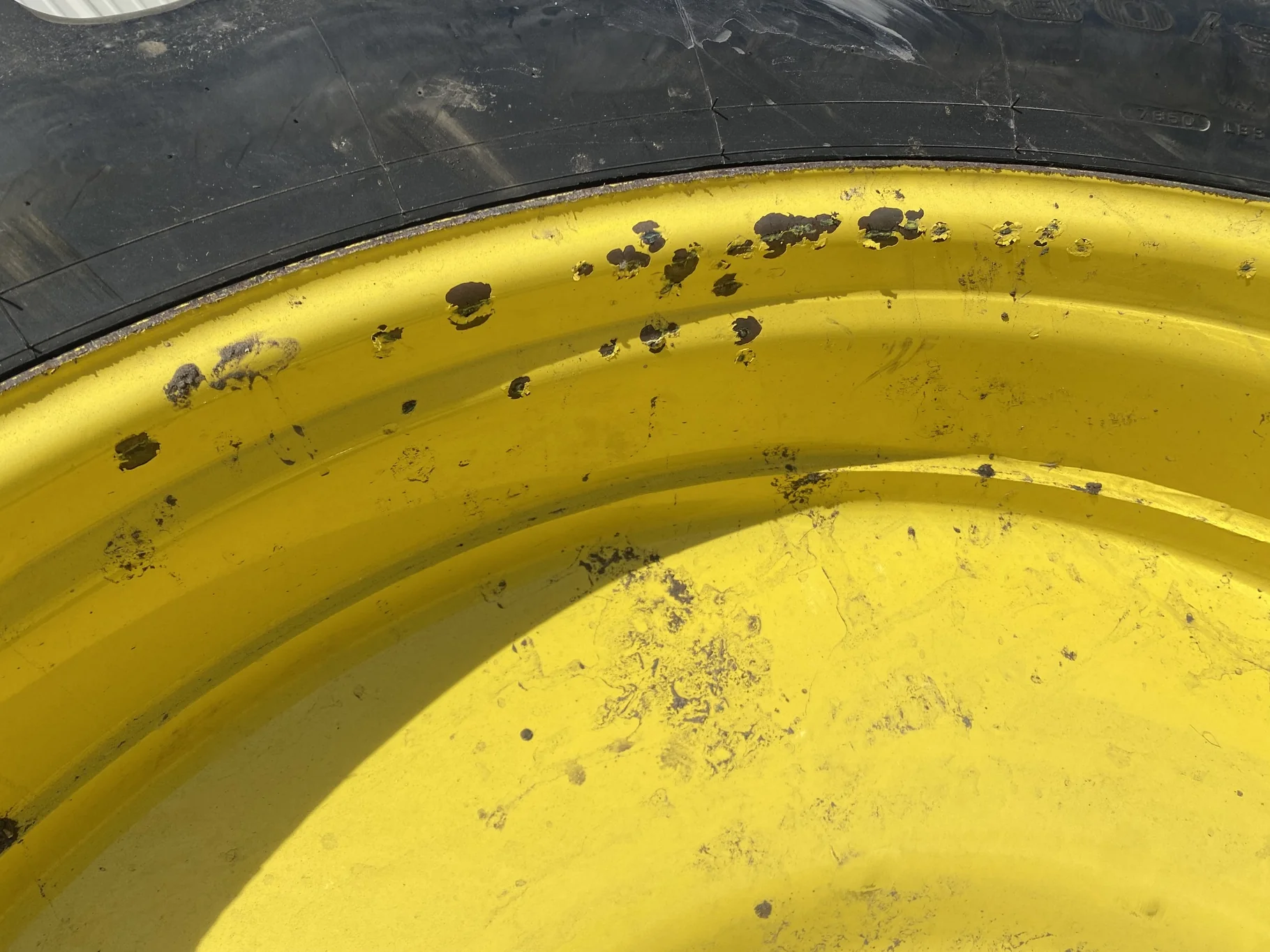 Used 98% 380/90R54 Firestone Radial 9000 R-1W (152B) TL on a 12 x 54 JD Yellow 10 Bolt (.937) image 6