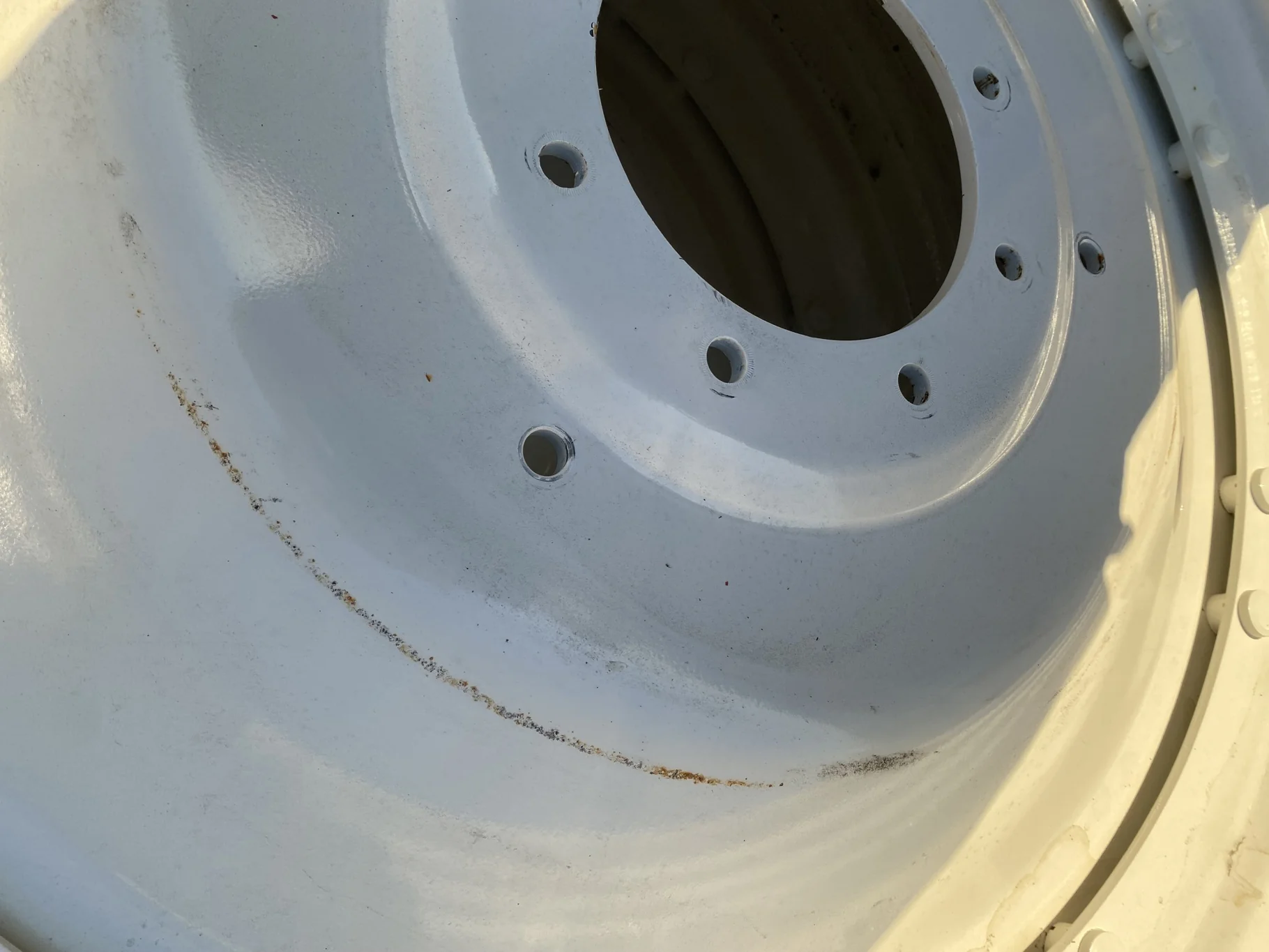 Take Off  IF 320/90R50 Michelin AgriBib Row Crop R-1W 158A8 TL on a 10 X 50 NH White 16 Bolt image 10