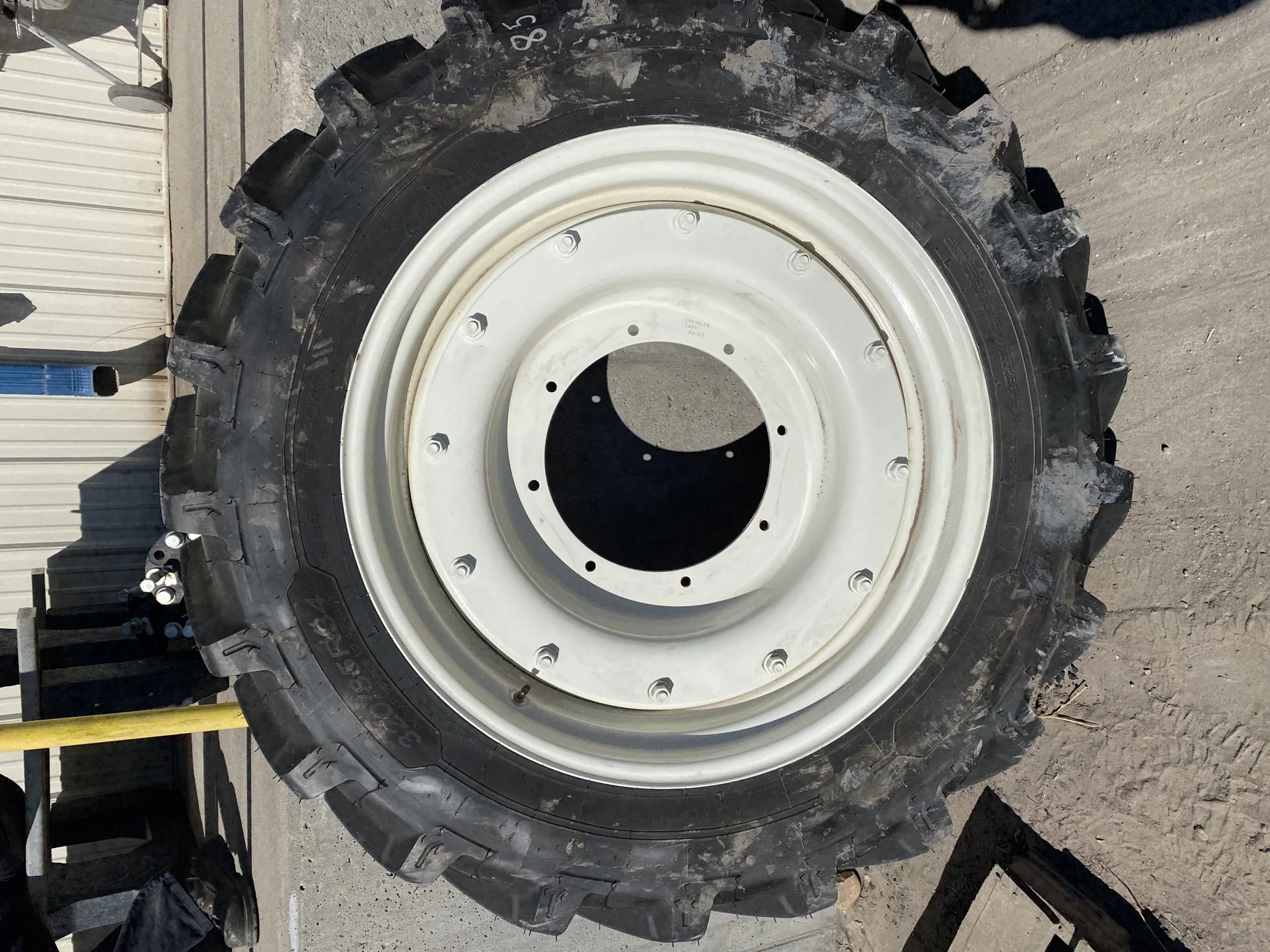 Take Off 320/85R34 (12.4R34) Michelin AgriBib 2 R-1W 133A8/133B TL on a 10 X 34 NH White 12 bolt wh