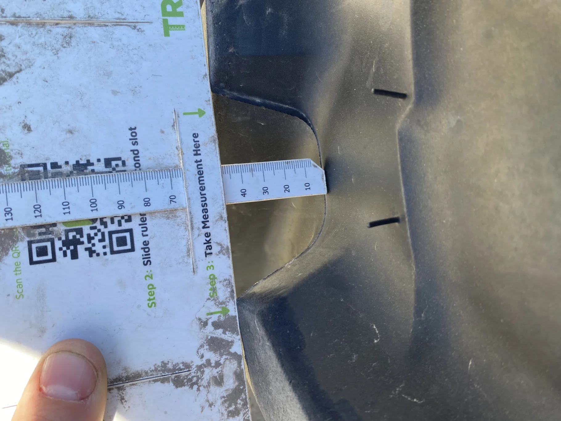 Take Off 320/85R34 (12.4R34) Michelin AgriBib 2 R-1W 133A8/133B TL on a 10 X 34 NH White 12 bolt wh image 4