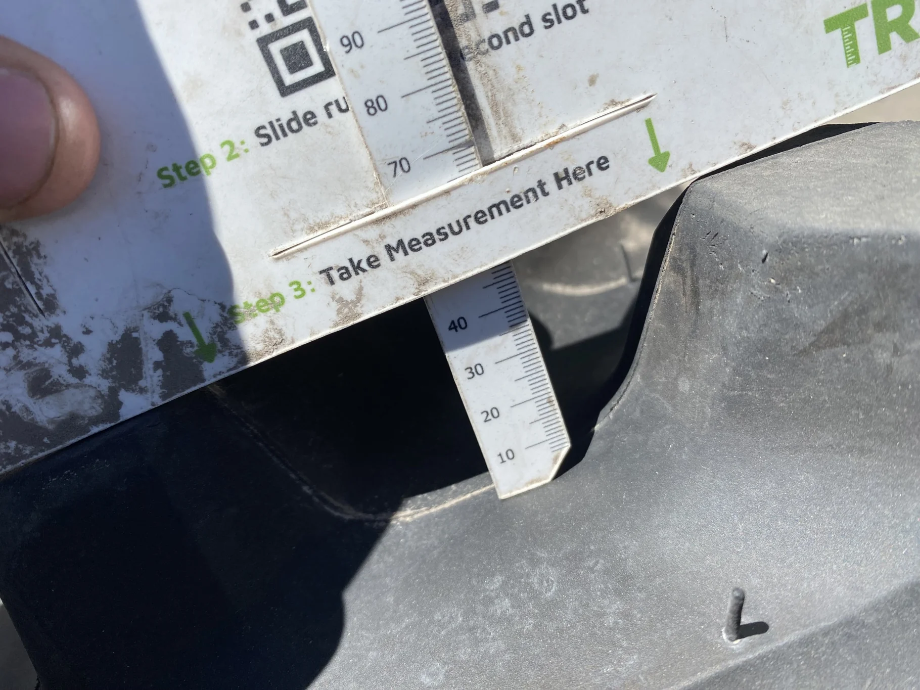 Take Off 320/85R34 (12.4R34) Michelin AgriBib 2 R-1W 133A8/133B TL on a 10 X 34 NH White 12 bolt wh image 4