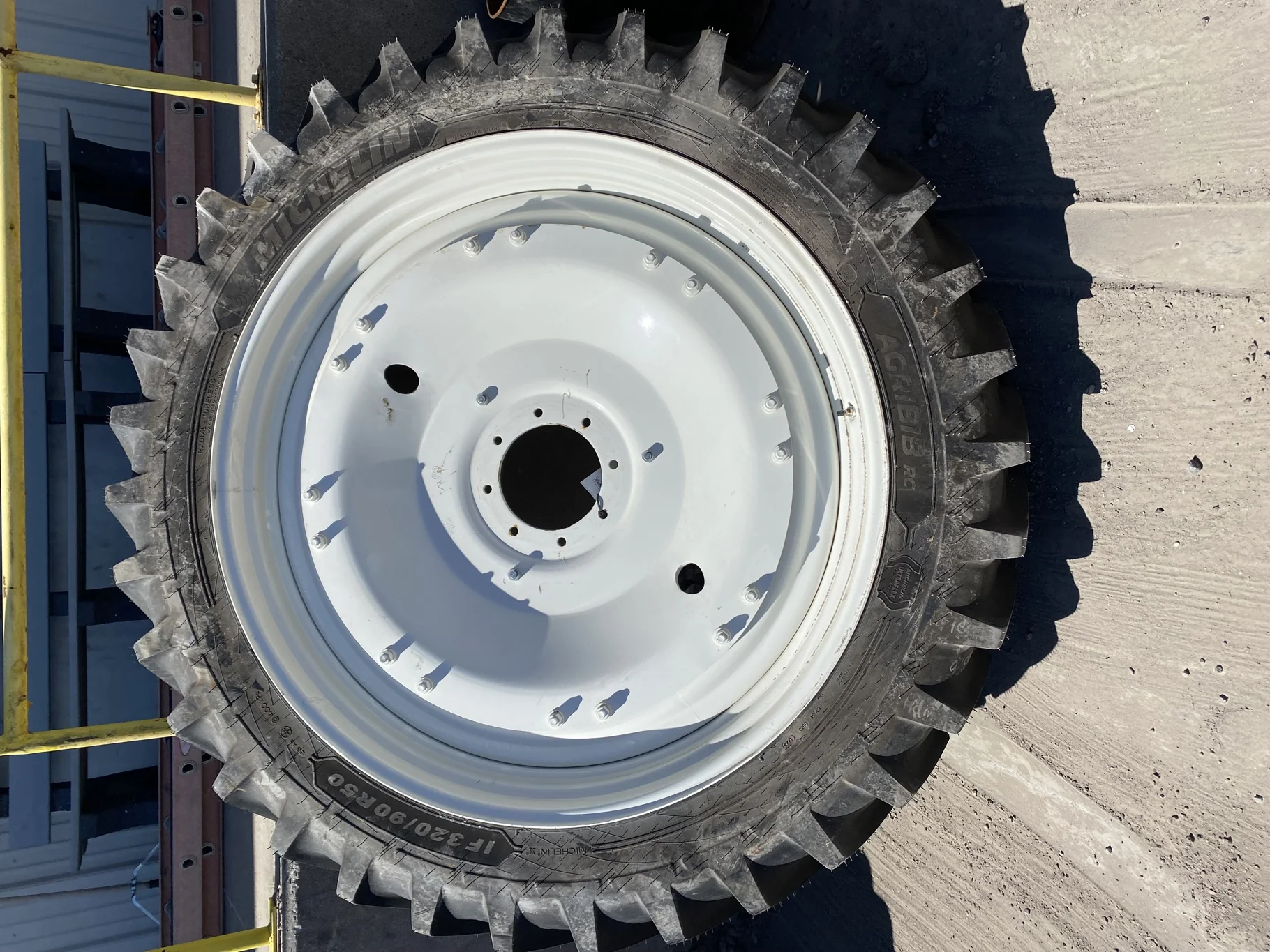 Take Off IF 320/90R50 Michelin AgriBib Row Crop R-1W 153A8 TL on a 10 X 50 NH white 16 bolt wheel