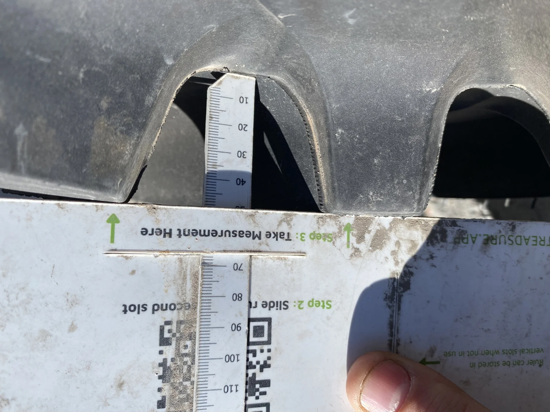 Take Off IF  320/90R50 Michelin AgriBib Row Crop R-1W 153A8  TL on a 10 X 50 NH white 16 bolt wheel image 4