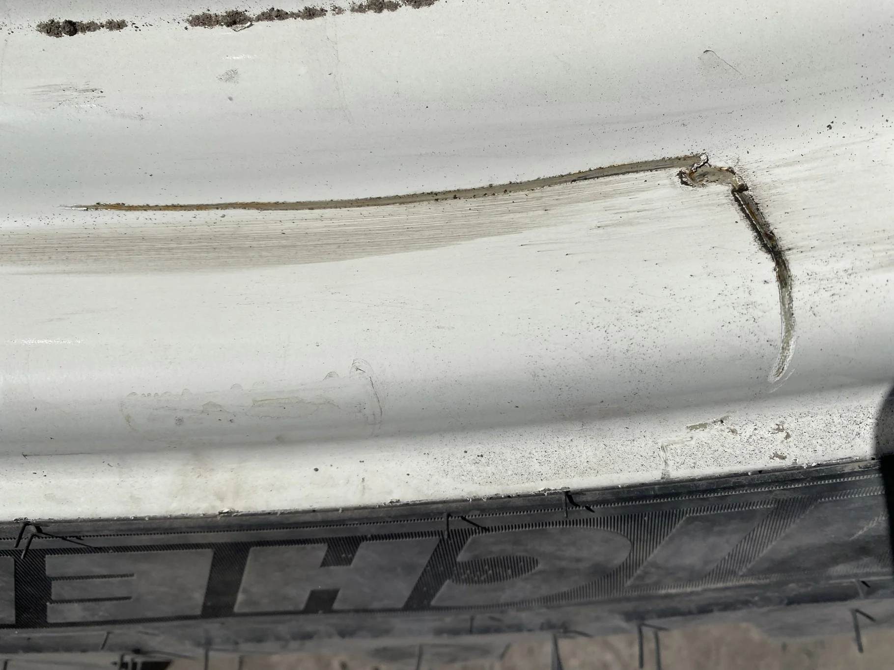 Take Off IF  320/90R50 Michelin AgriBib Row Crop R-1W 153A8  TL on a 10 X 50 NH white 16 bolt wheel image 5
