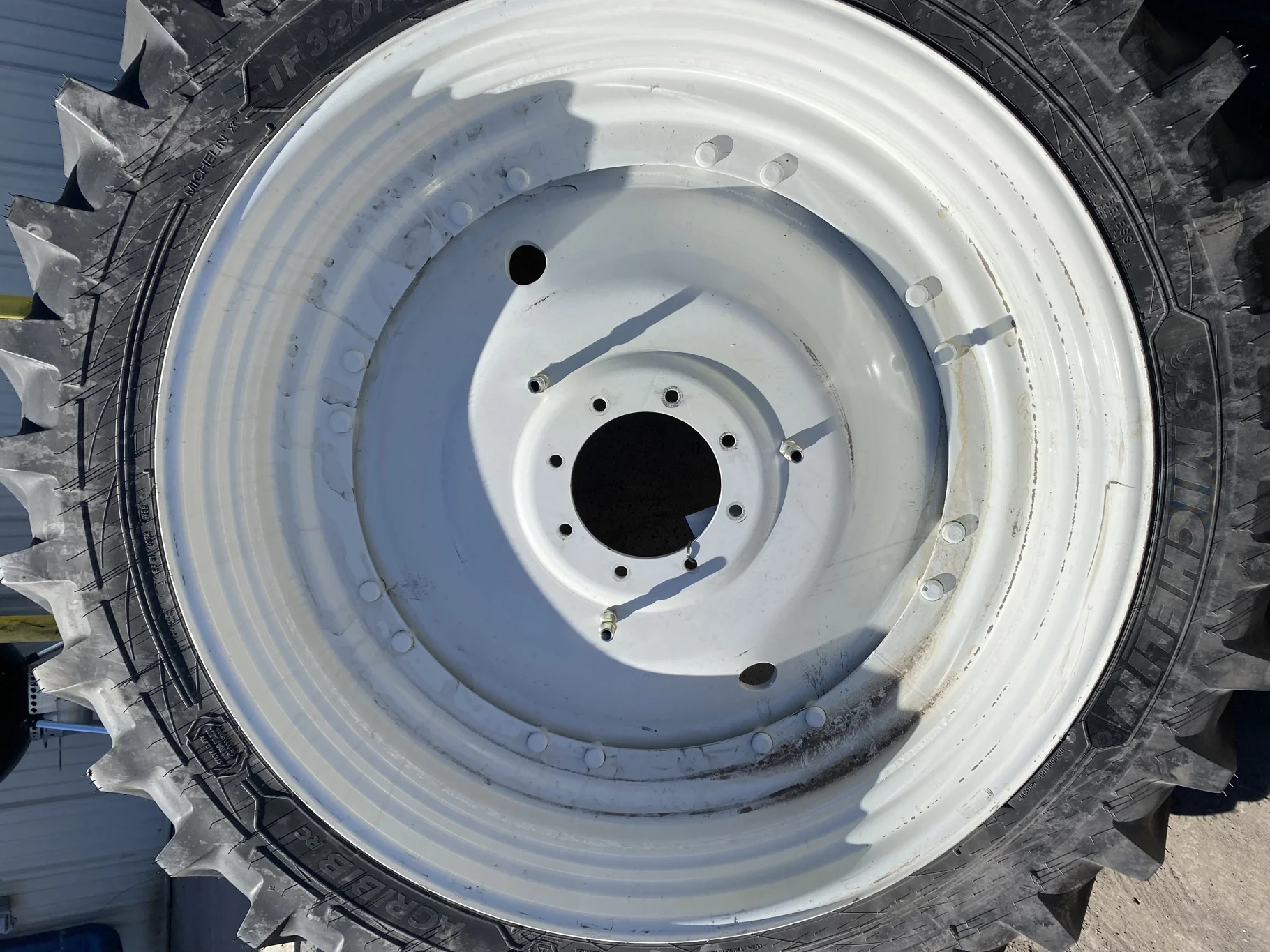 Take Off IF  320/90R50 Michelin AgriBib Row Crop R-1W 153A8  TL on a 10 X 50 NH white 16 bolt wheel image 6