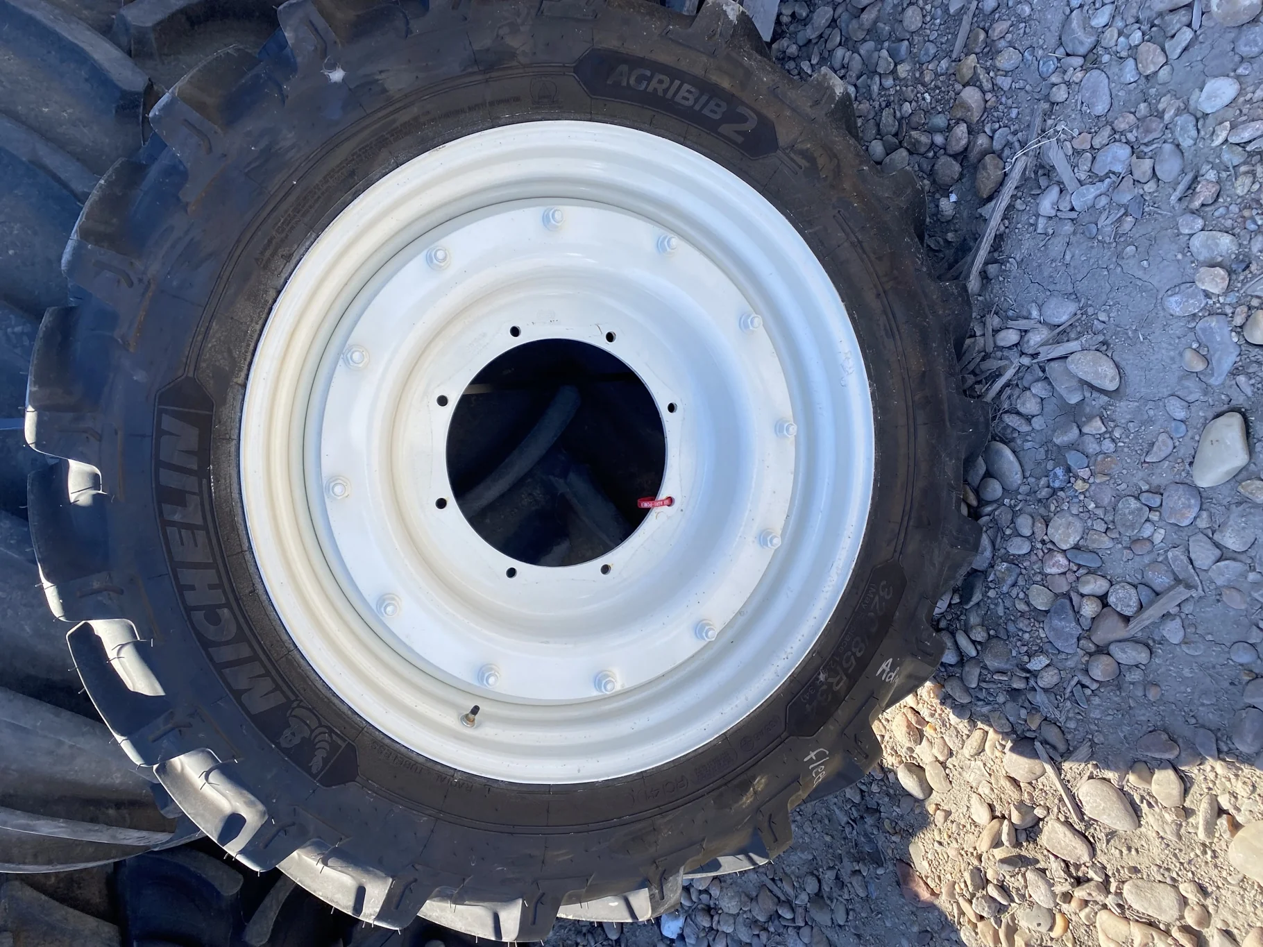 Take Off 320/85R34 (12.4R34) Michelin AgriBib 2 R-1W 133A8/133B TL on a 10 X 34 NH White 12 bolt wh