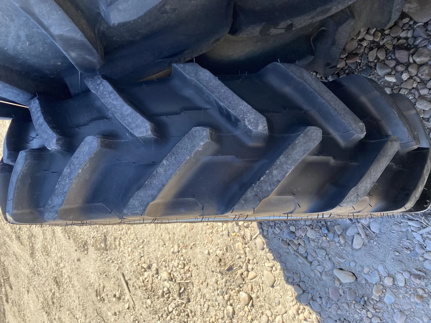 Take Off 320/85R34 (12.4R34) Michelin AgriBib 2 R-1W 133A8/133B TL on a 10 X 34 NH White 12 bolt wh image 3