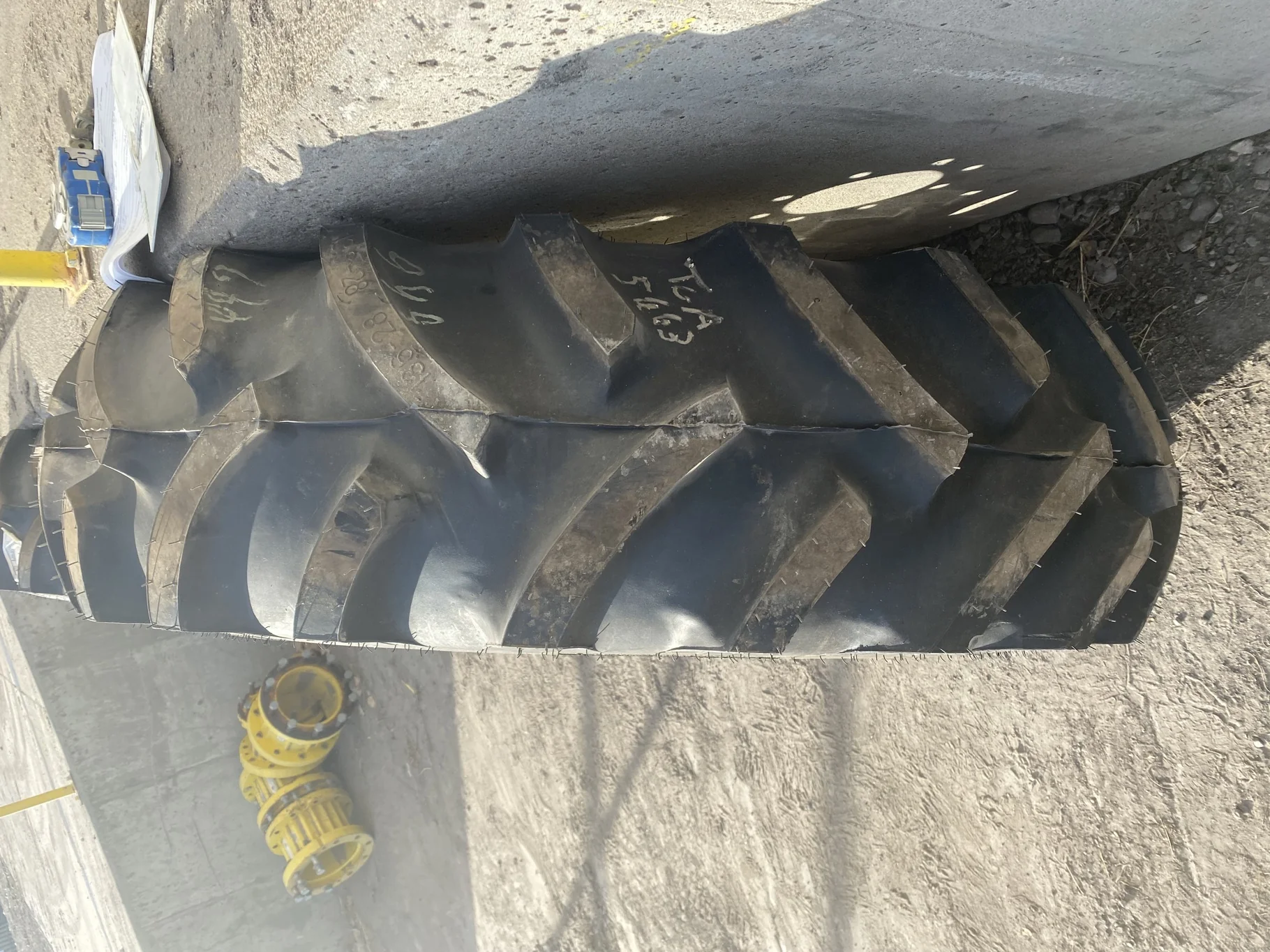 Take-Off 13.6-28/6 Titan Hi-Traction Lug TL R-1 on 11 X 28 8-8-6.023 6 Loop Formed JD Yellow Wheel image 3