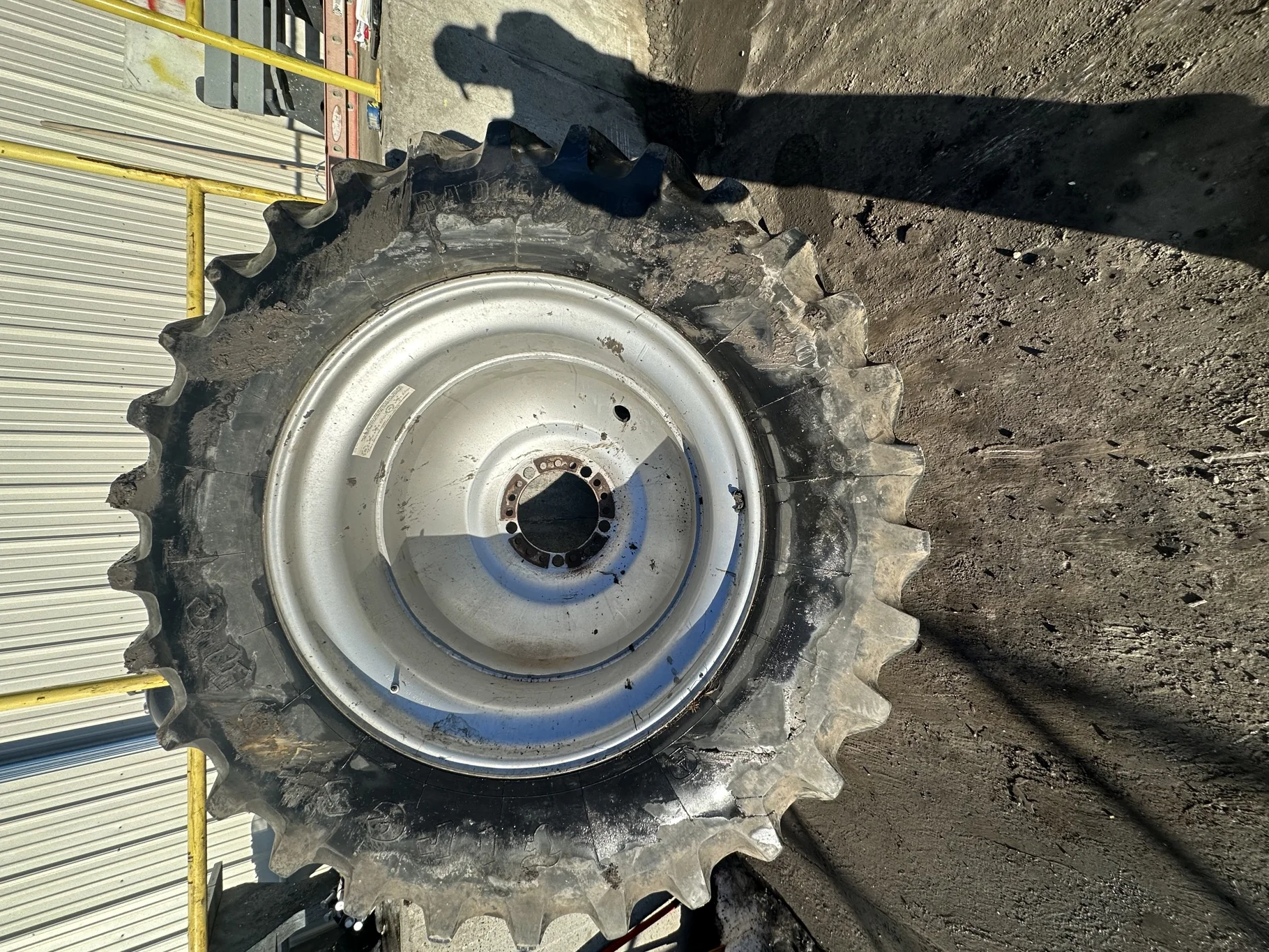 Used 73% 520/85R42 Firestone Radial All Traction 23 R-1W 157B TL on 18 x 42 Case IH Silver 20 Bol image 2