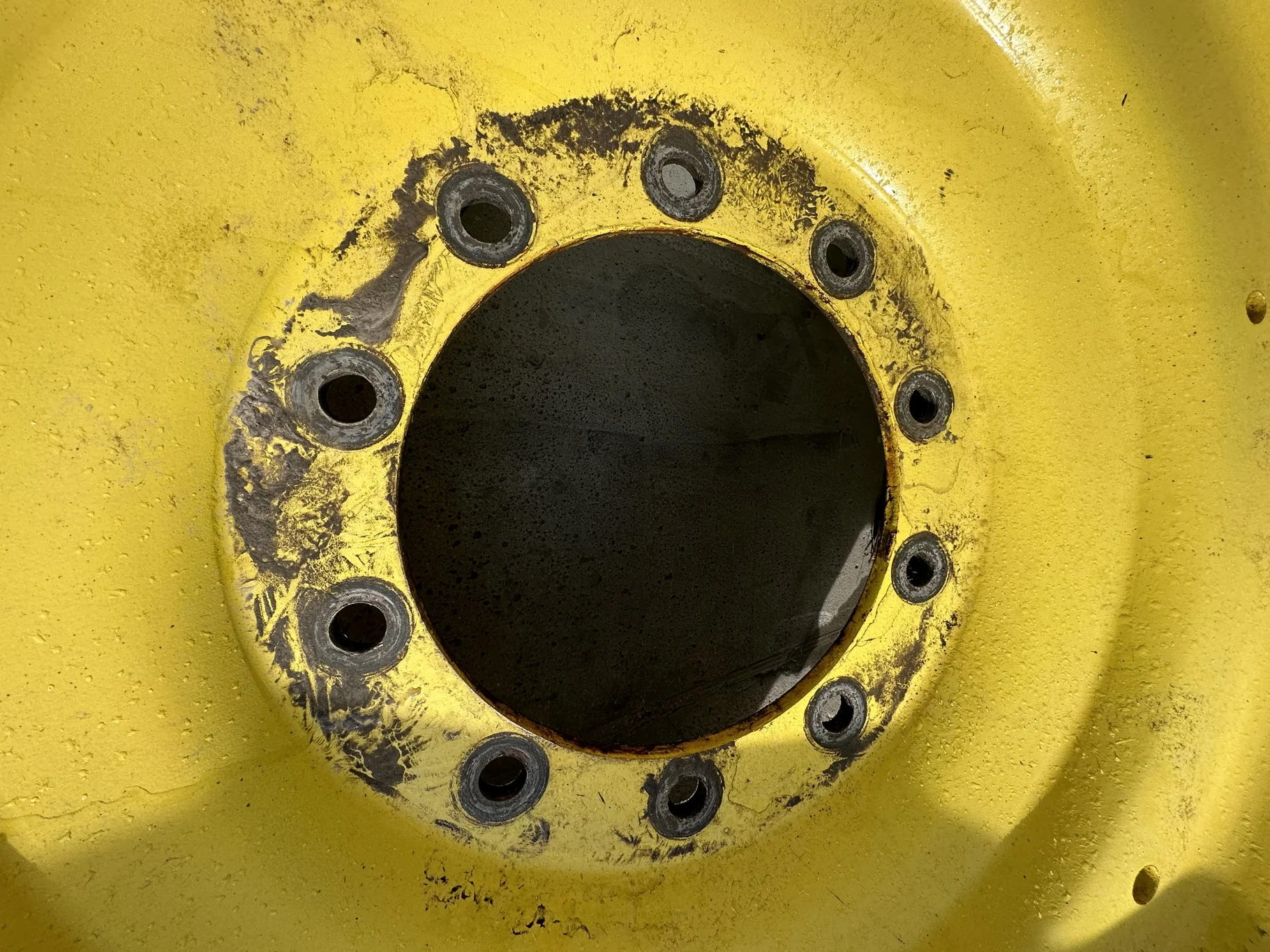 Used 65% VF480/80R50 Michelin YieldBib R-1W 166A8/166B TL on a 15 x 50 JD Yellow 10 Bolt (.906 image 2