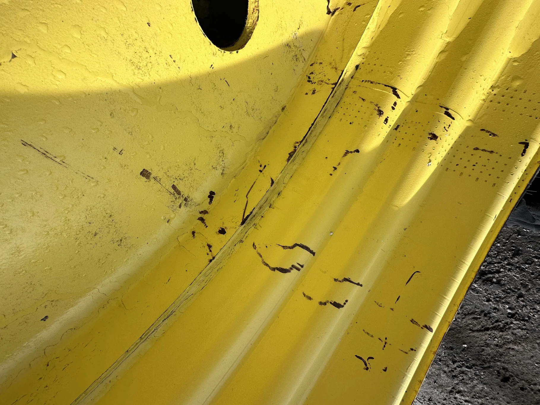Used 65% VF480/80R50 Michelin YieldBib R-1W 166A8/166B TL on a 15 x 50 JD Yellow 10 Bolt (.906 image 8