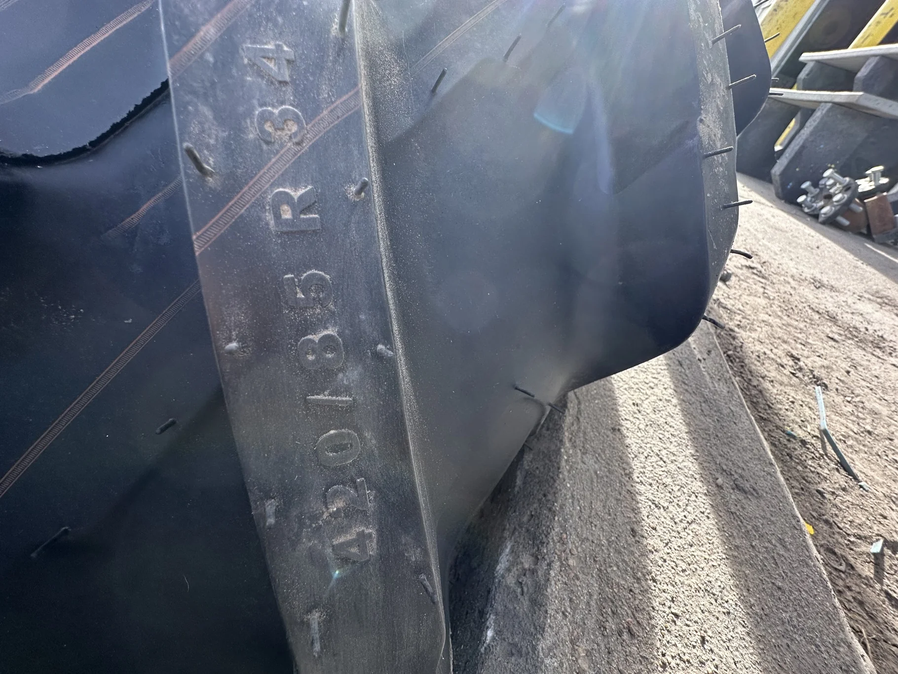 Take Off 420/85R34 (16.9R34) Michelin AgriBib 2 R-1W 147A8/147B TL on a 14 X 34 Case Silver Waffle image 6
