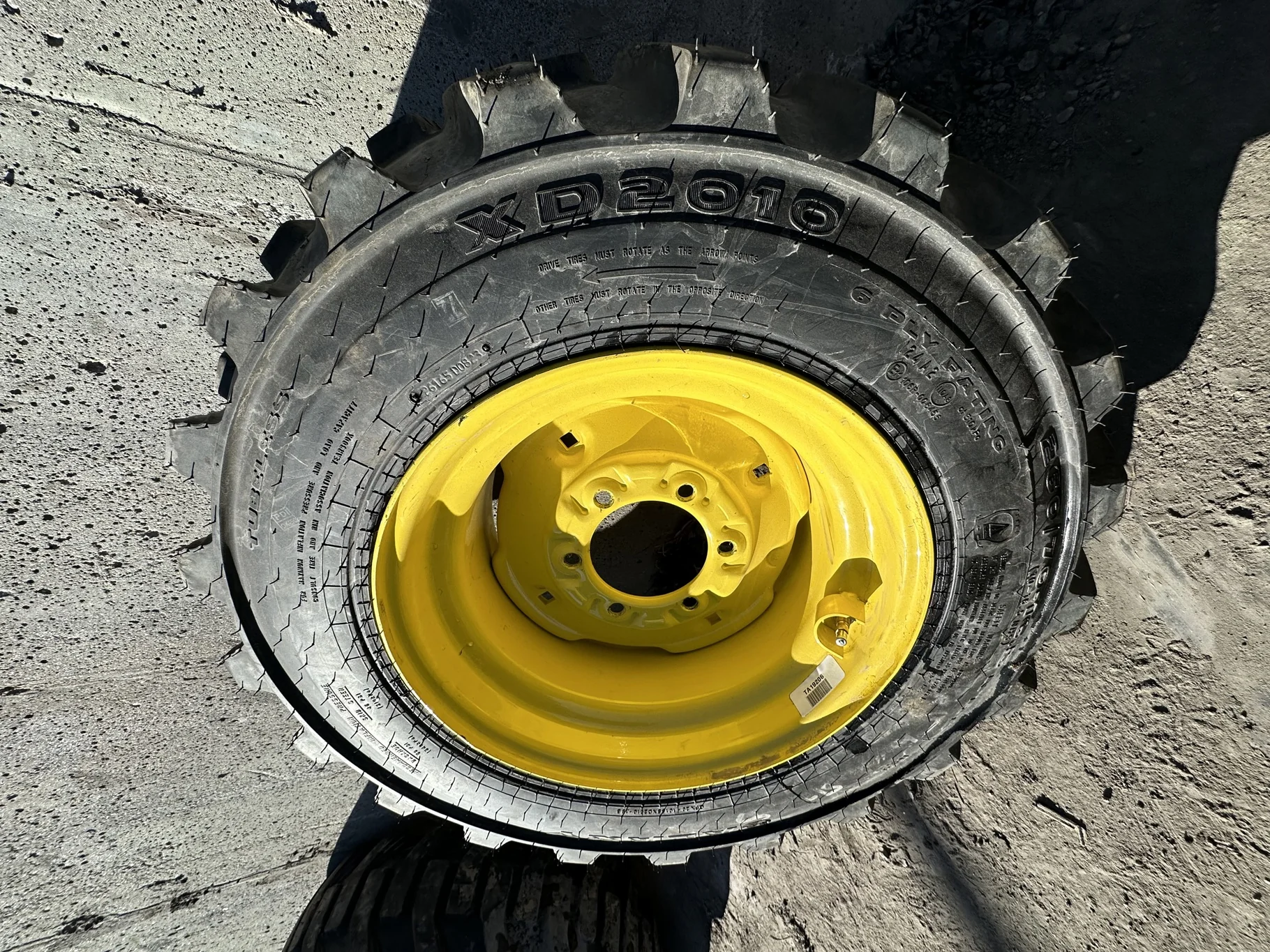 TAKE OFF 260/70-16.5 Galaxy XD2010 R-4 C(6Ply) (124A2) TL on a 8.25 X 16.5 JD Yellow 6 Bolt Im