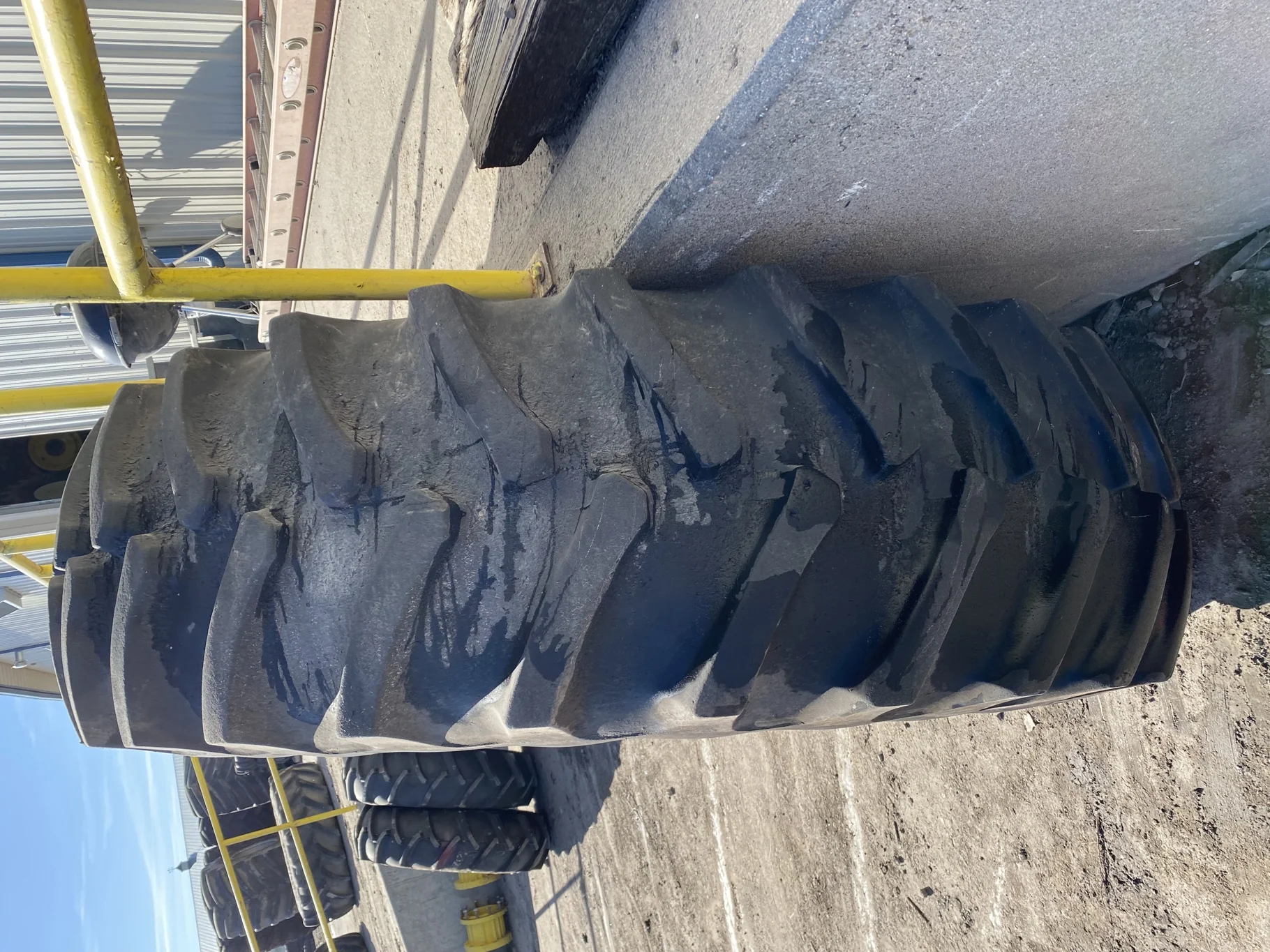 Used 85% 520/85R42 Firestone Radial All Traction 23 R-1 157B TL on 18 x 42 Case IH Silver 20 Bolt D image 3