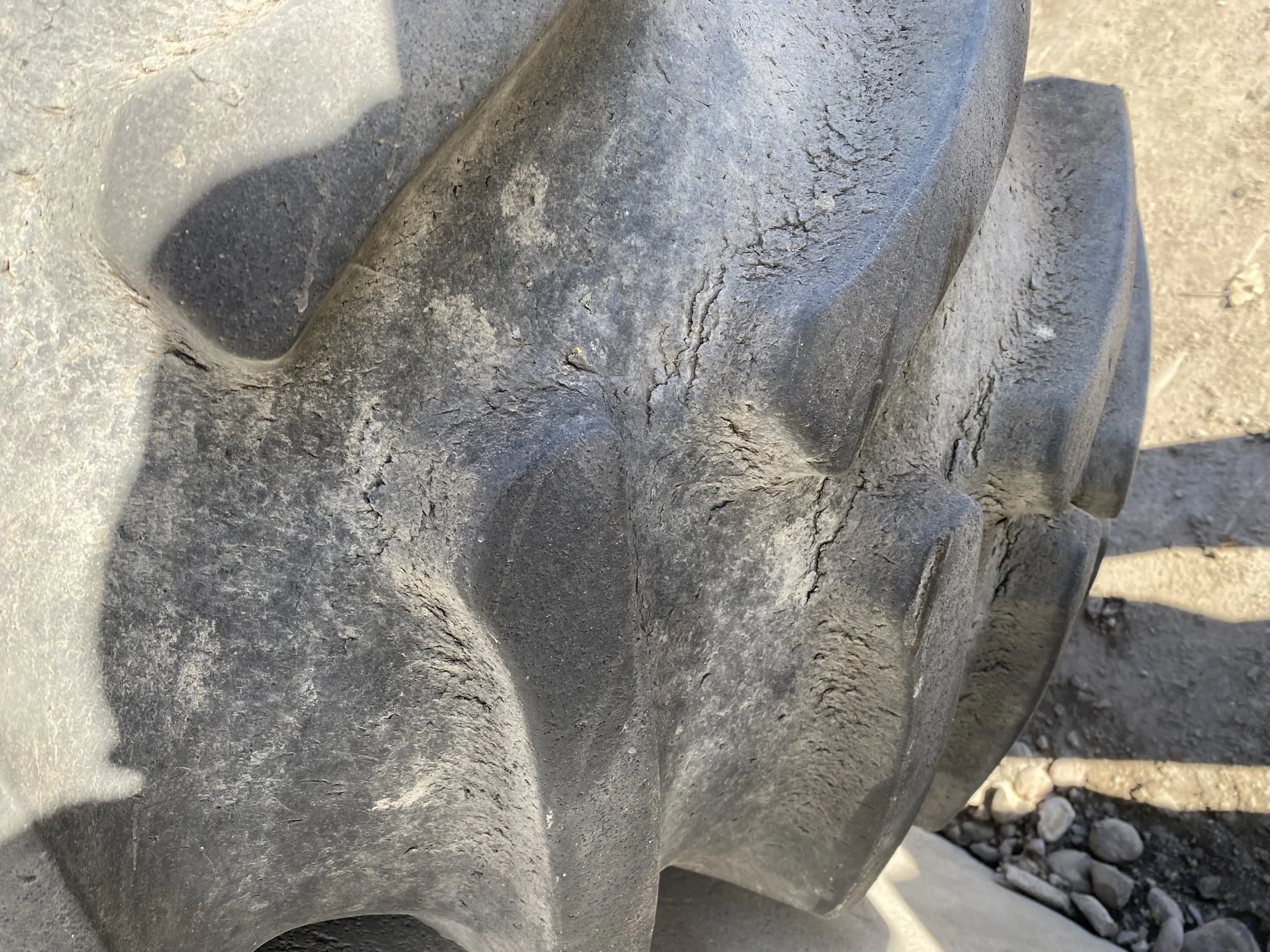 Used 85% 520/85R42 Firestone Radial All Traction 23 R-1 157B TL on 18 x 42 Case IH Silver 20 Bolt D image 5