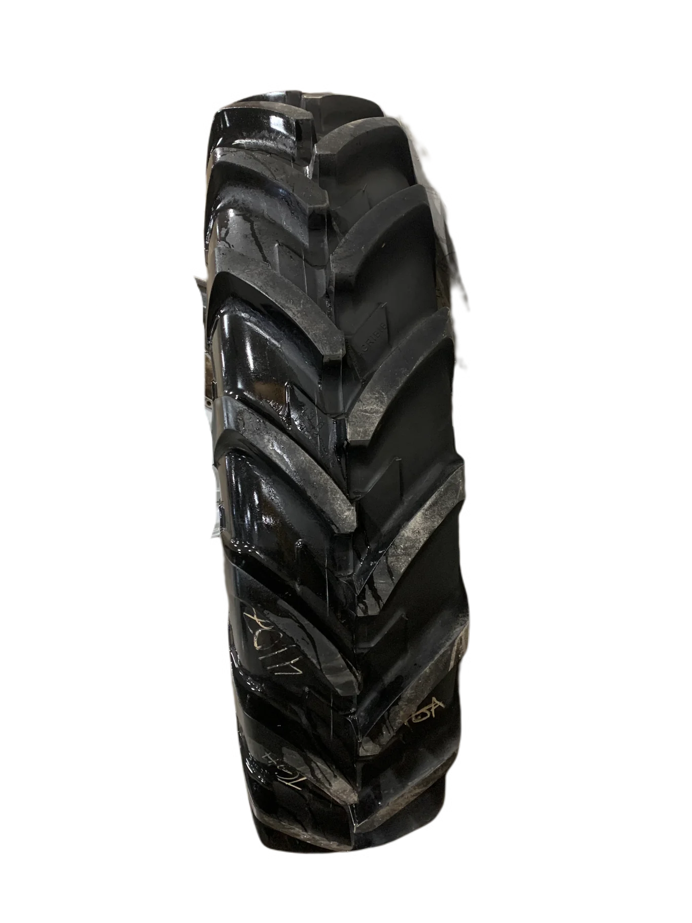 USED 90% 340/85R38 (13.6R38) Michelin Agribib 125B TL on a 12 X 38 Case Silver GKN Waffle Wheel (2 image 4