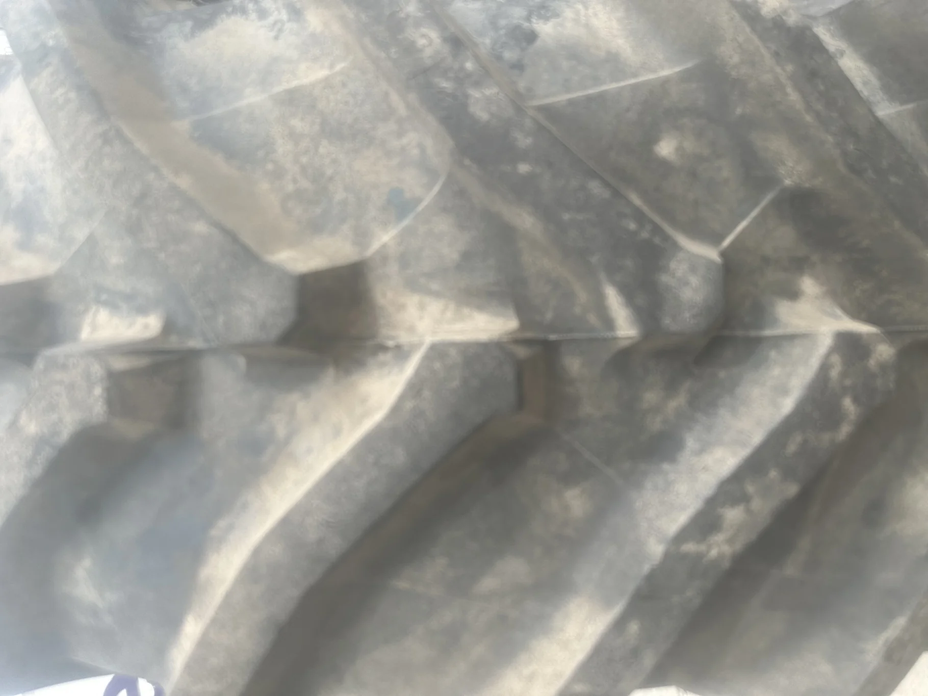 USED 90% 600/65R34 Trelleborg TM800 High Speed R-1W (157D) TL on a 18 X 34 Fendt Red Waffle Wheel image 4