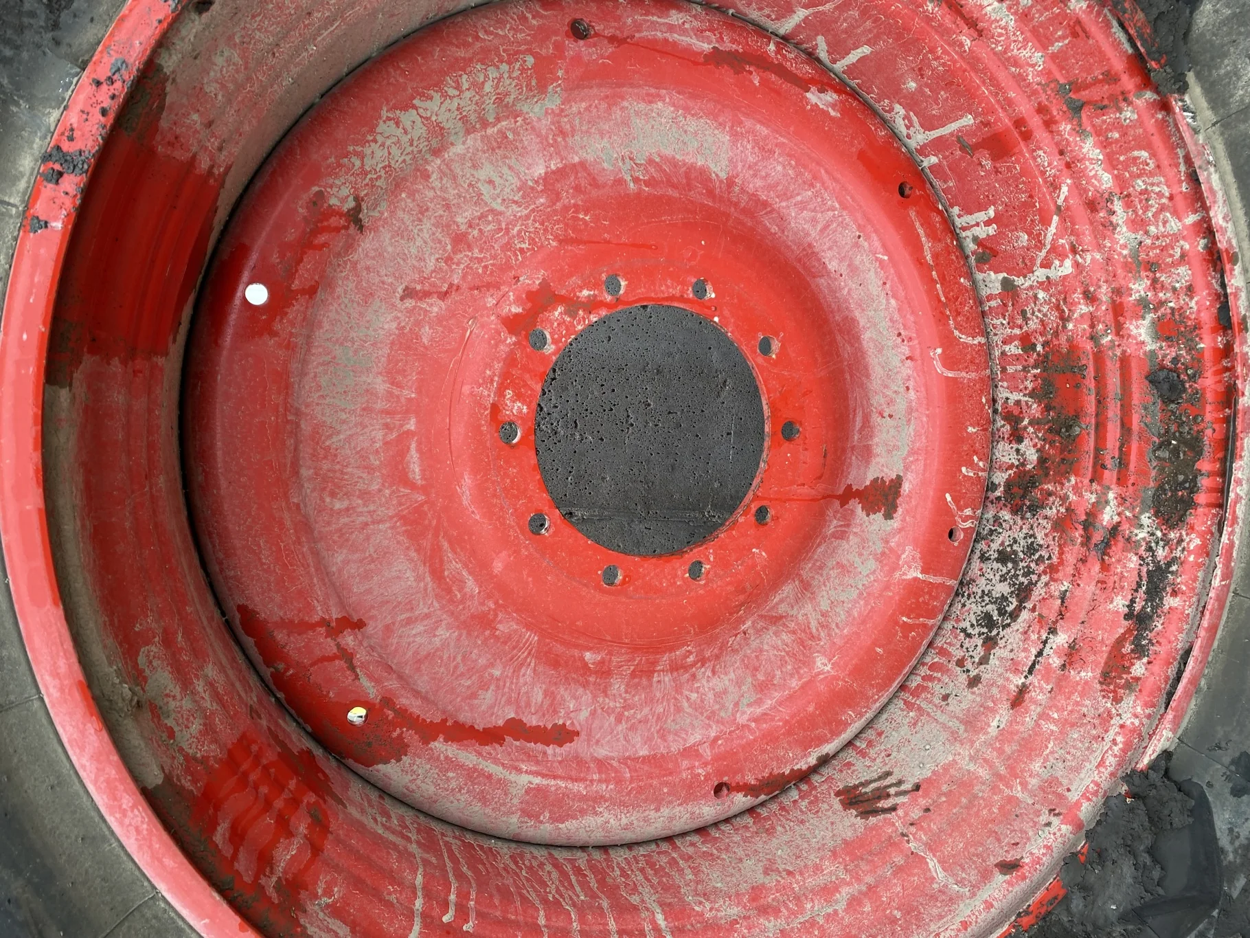 USED 95% 710/75R42 Trelleborg TM900 High Power R-1W (175D) TL on a 23 X 42 Fendt Red 10 Bolt (.9375) image 4