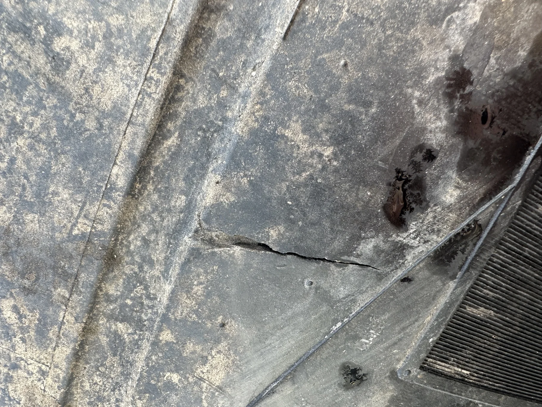 Used 85% IF650/65R38 Michelin AxioBib R-1W (169D) TL on a 23 x 38 Agco Gray Front Rim (12-16.732-14. image 9