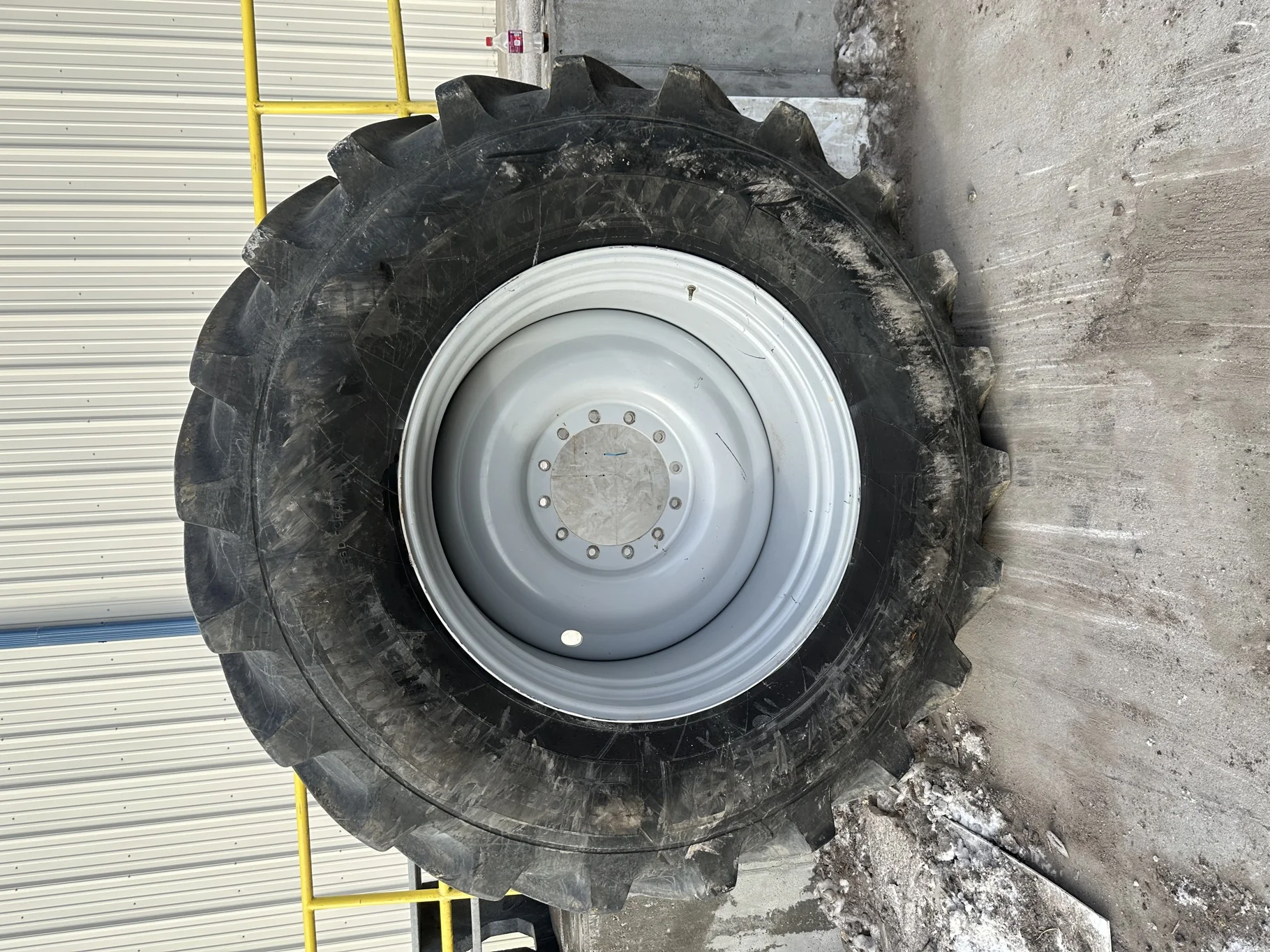 Used 90% IF750/75R46 Michelin AxioBib R-1W (186D) TL on a 25 x 46 Agco Gray 12 Bolt (.906) Wheel(12- image 2