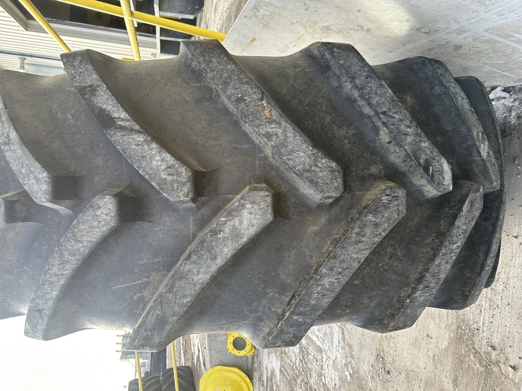 Used 90% IF750/75R46 Michelin AxioBib R-1W (186D) TL on a 25 x 46 Agco Gray 12 Bolt (.906) Wheel(12- image 4
