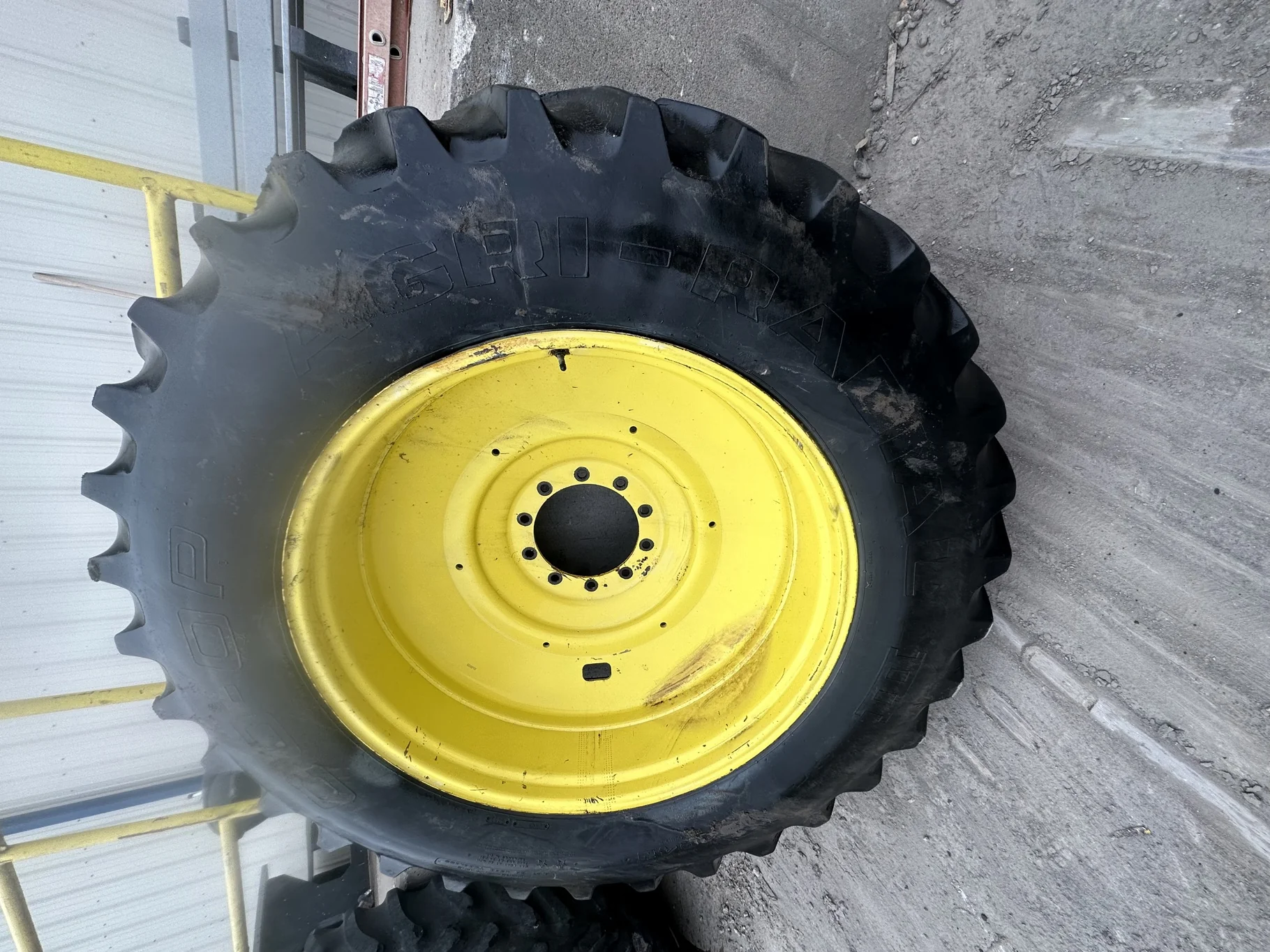 Used 70% 480/80R42 CO-OP Agri-Radial 3 R-1 151A8/B TL on a 16 x 42 JD Yellow 10 Bolt Dual Whee