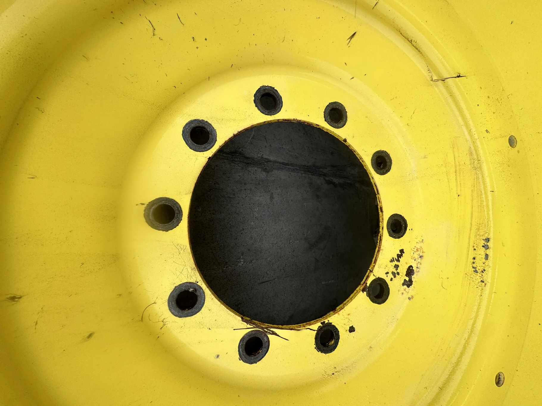 Used 70% 480/80R42 CO-OP Agri-Radial 3 R-1 151A8/B TL on a 16 x 42 JD Yellow 10 Bolt Dual Whee image 3