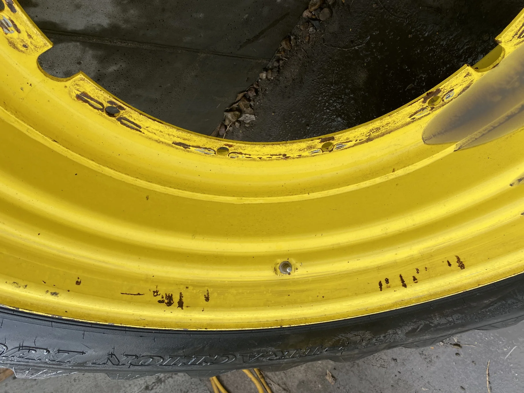 Used 70% 480/80R42 Titan Hi Traction Lug Radial R-1 151A8/B TL on a 16 x 42 JD Yellow 12 bolt image 3